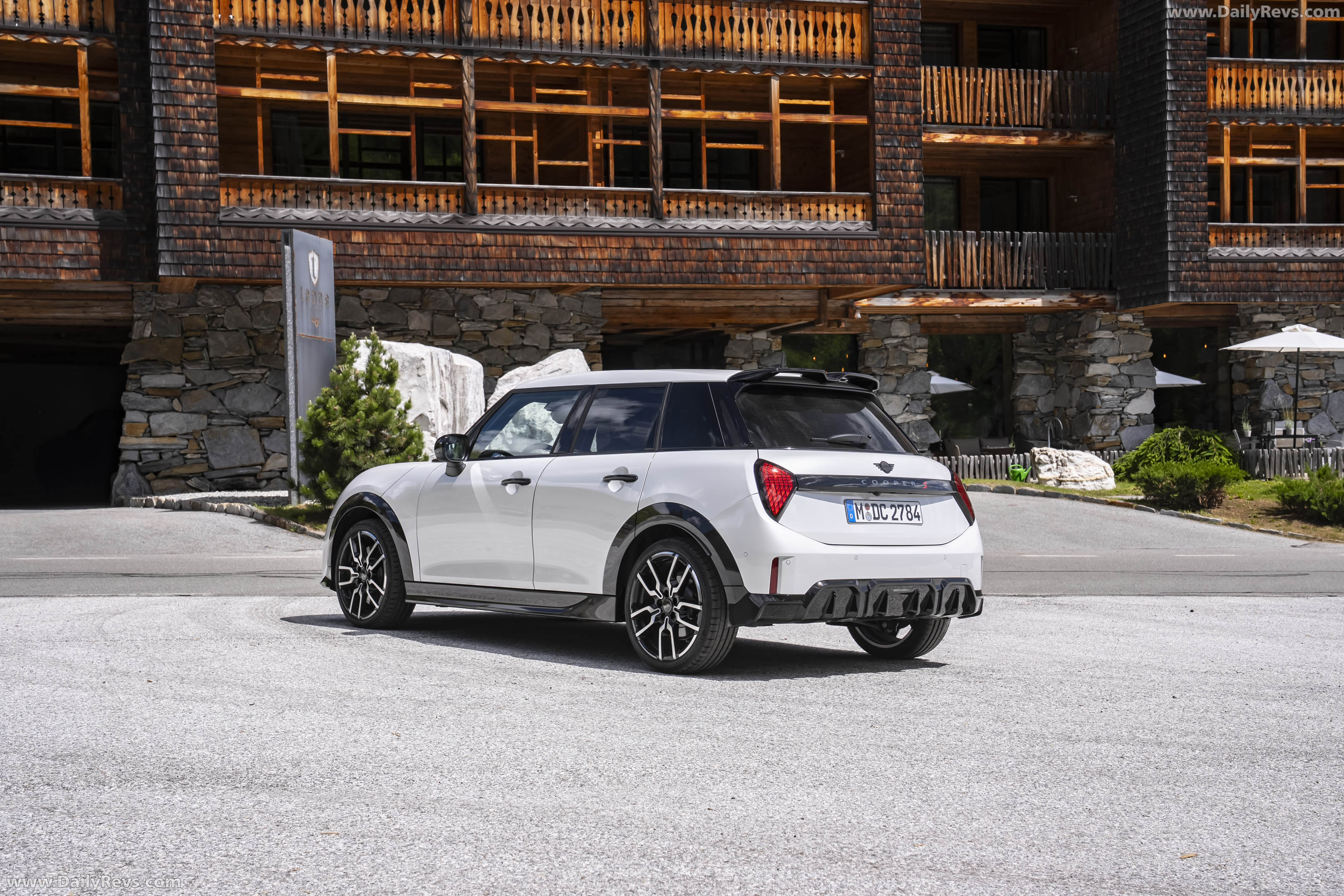 2026 MINI Cooper S 5-door Nanuq White Rear View