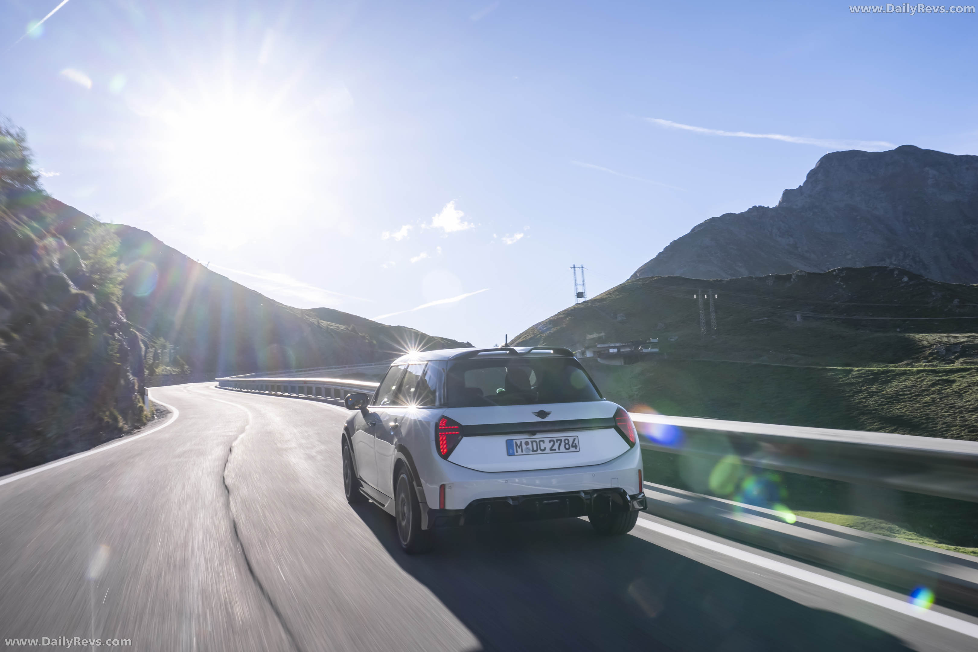 2026 MINI Cooper S 5-door Nanuq White Rear View