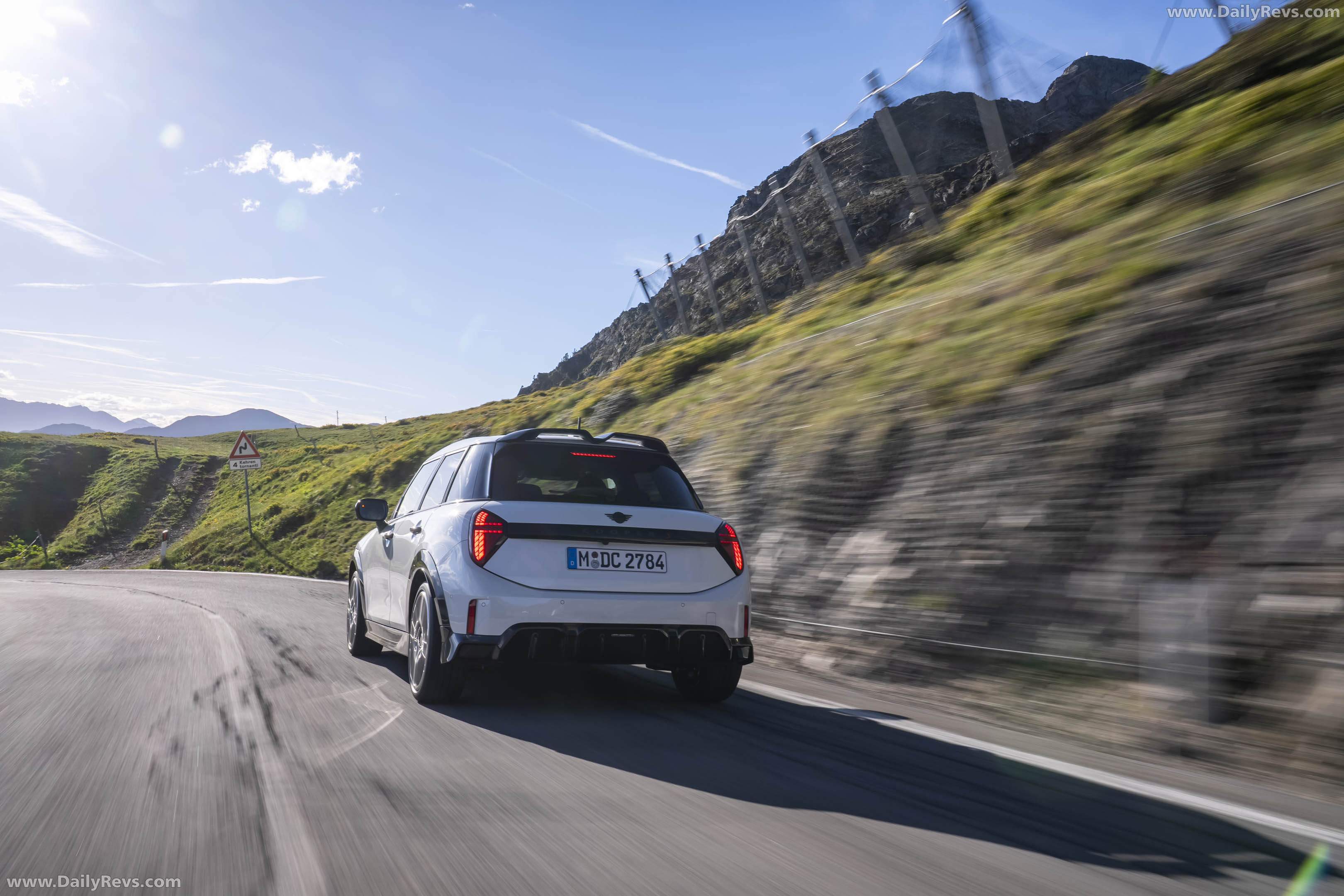 2026 MINI Cooper S 5-door Nanuq White Rear View