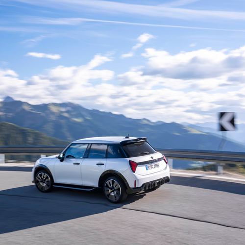 2026 MINI Cooper S 5-door Nanuq White Rear View