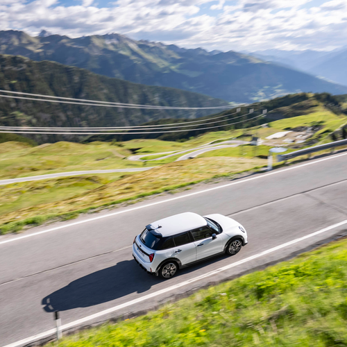 2026 MINI Cooper S 5-door Nanuq White Top View