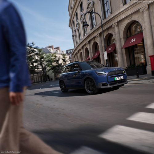 2026 MINI Countryman SE Midnight Edition Front View