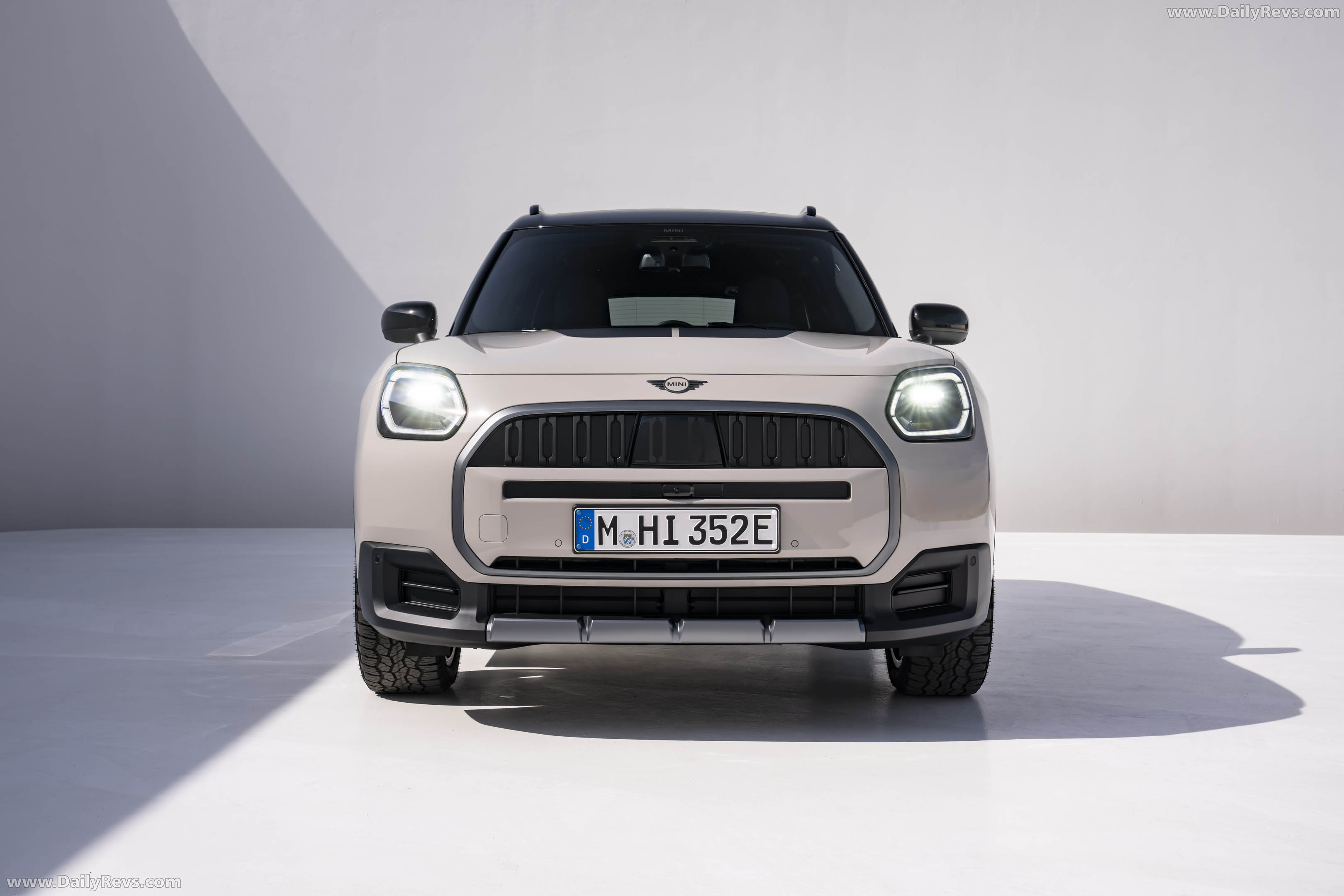 2026 MINI Countryman Untamed Edition Hideaway Grey Front View