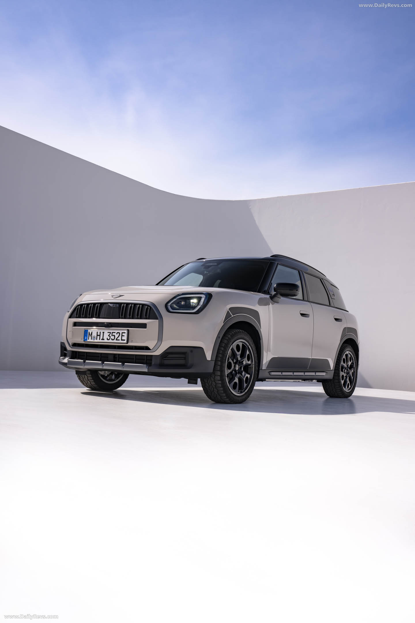 2026 MINI Countryman Untamed Edition Hideaway Grey Front View