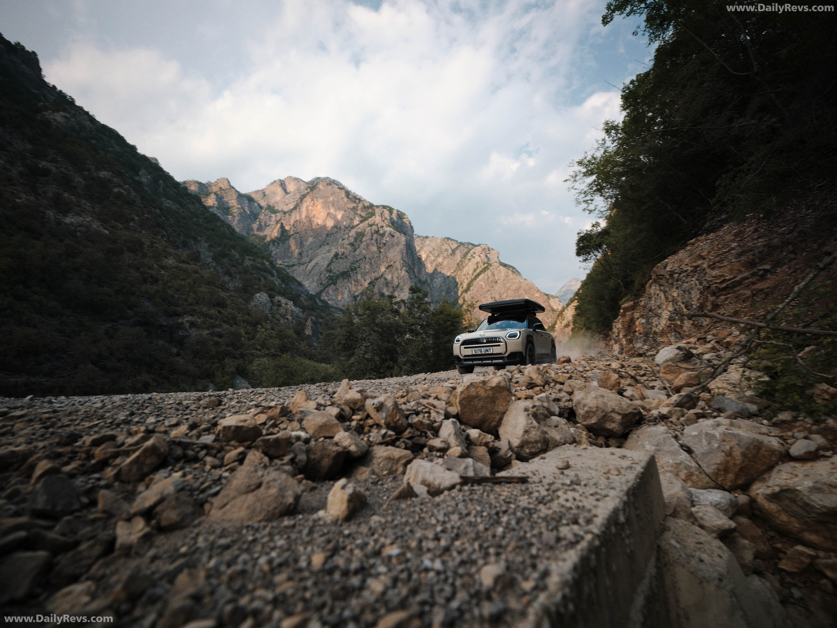 2026 MINI Countryman Untamed Edition Hideaway Grey Front View