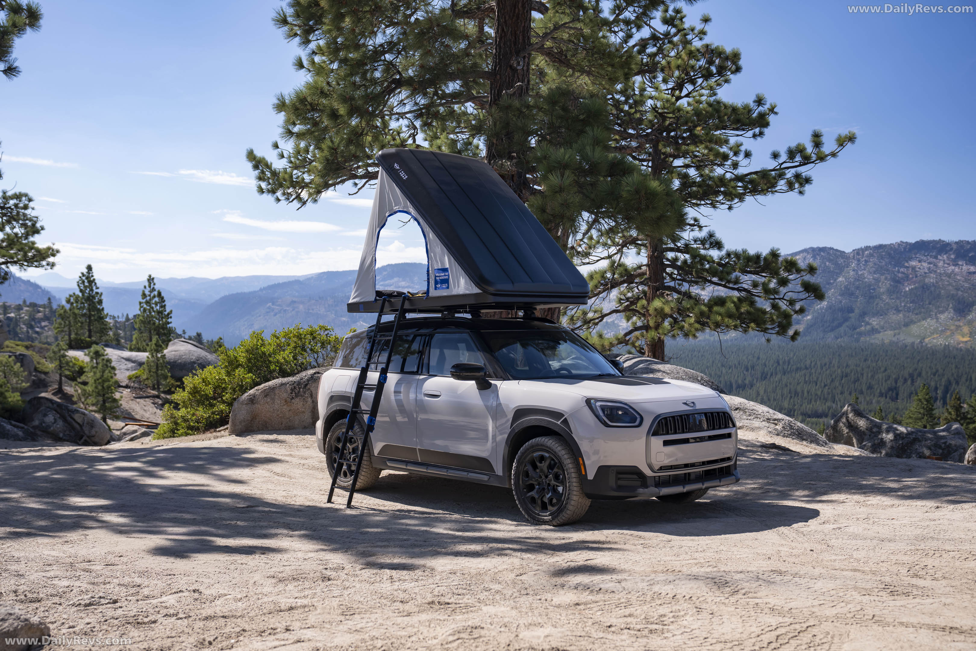 2026 MINI Countryman Untamed Edition Hideaway Grey Front View