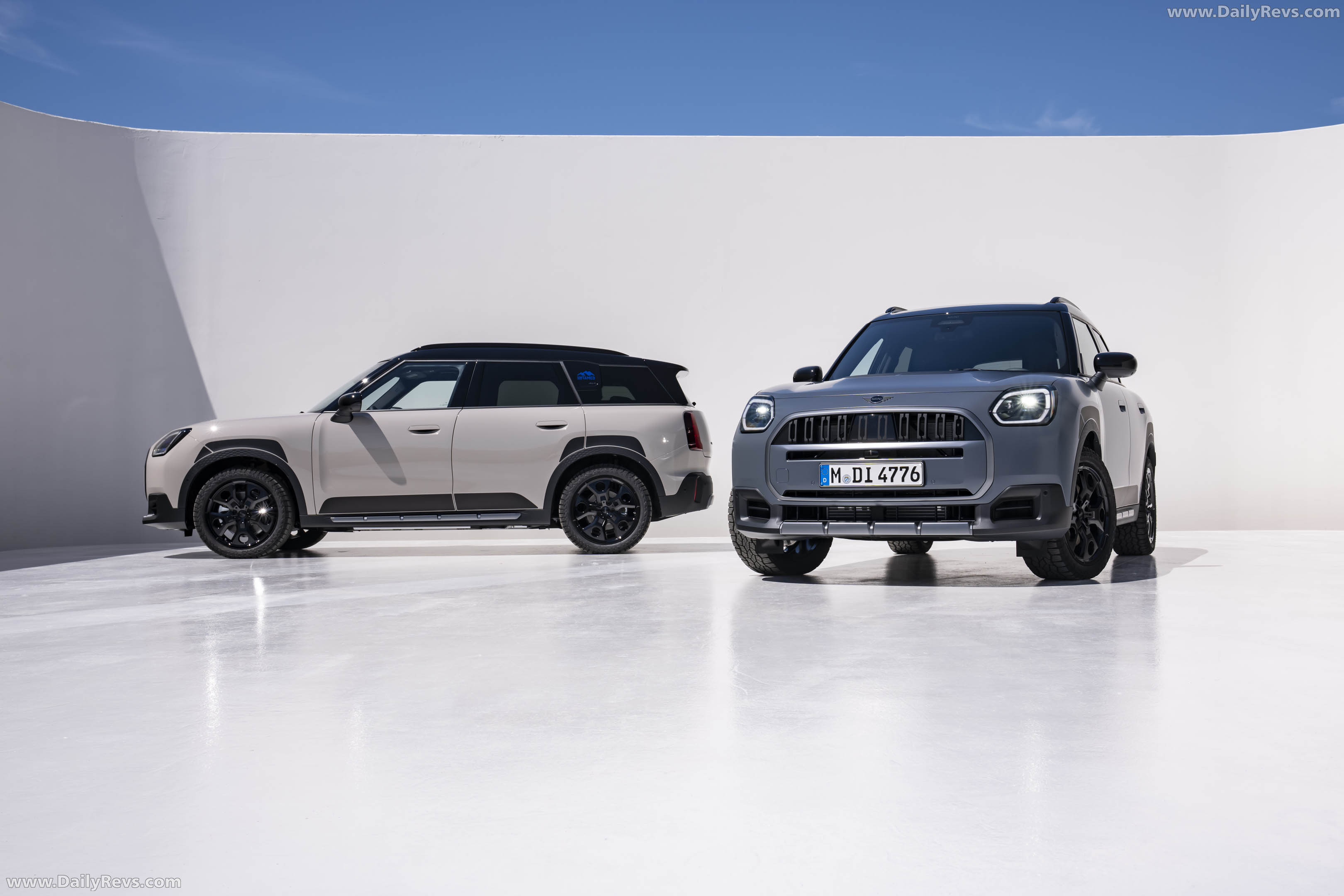 2026 MINI Countryman Untamed Edition Hideaway Grey Side View