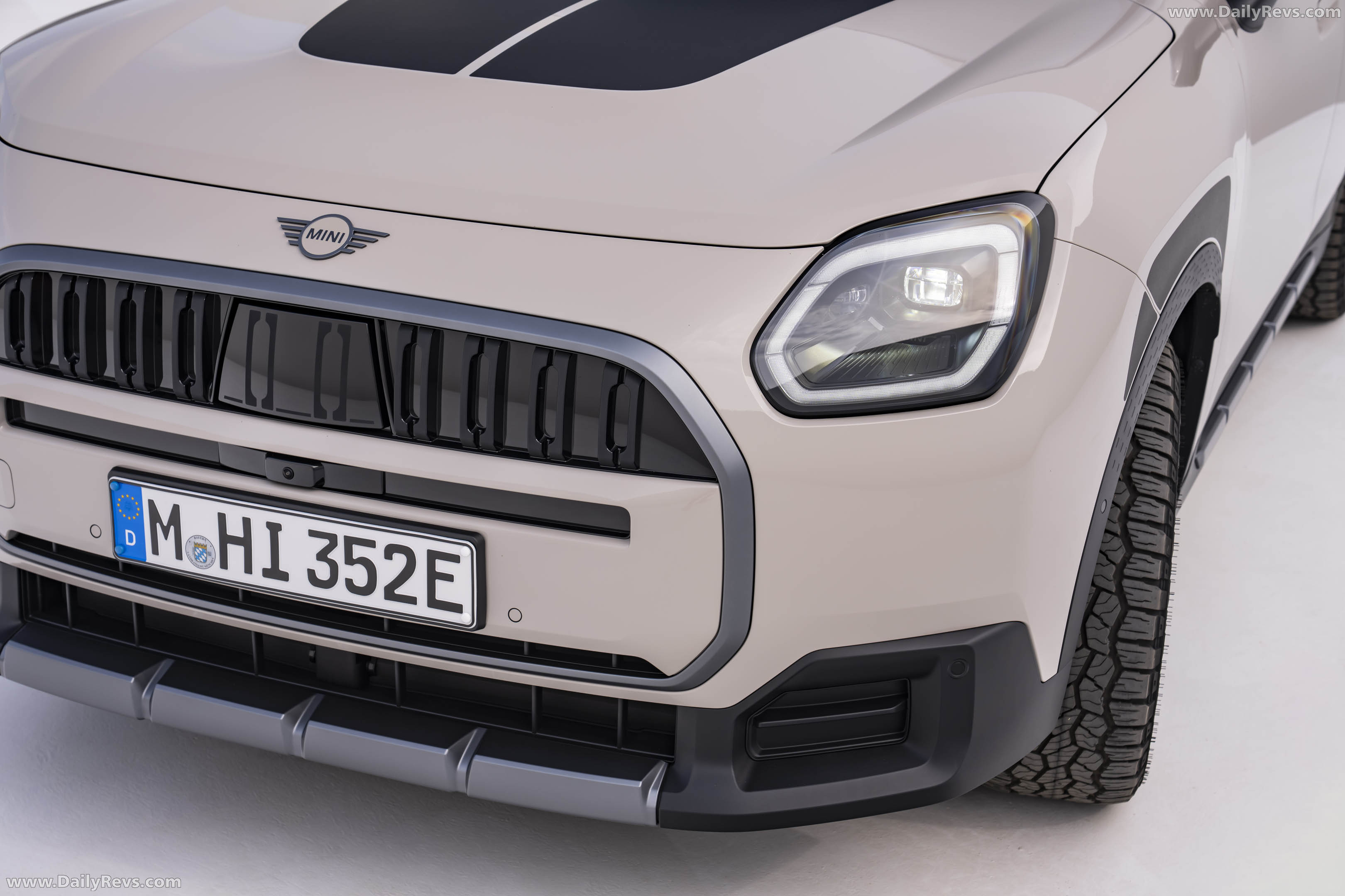 2026 MINI Countryman Untamed Edition Hideaway Grey Exterior