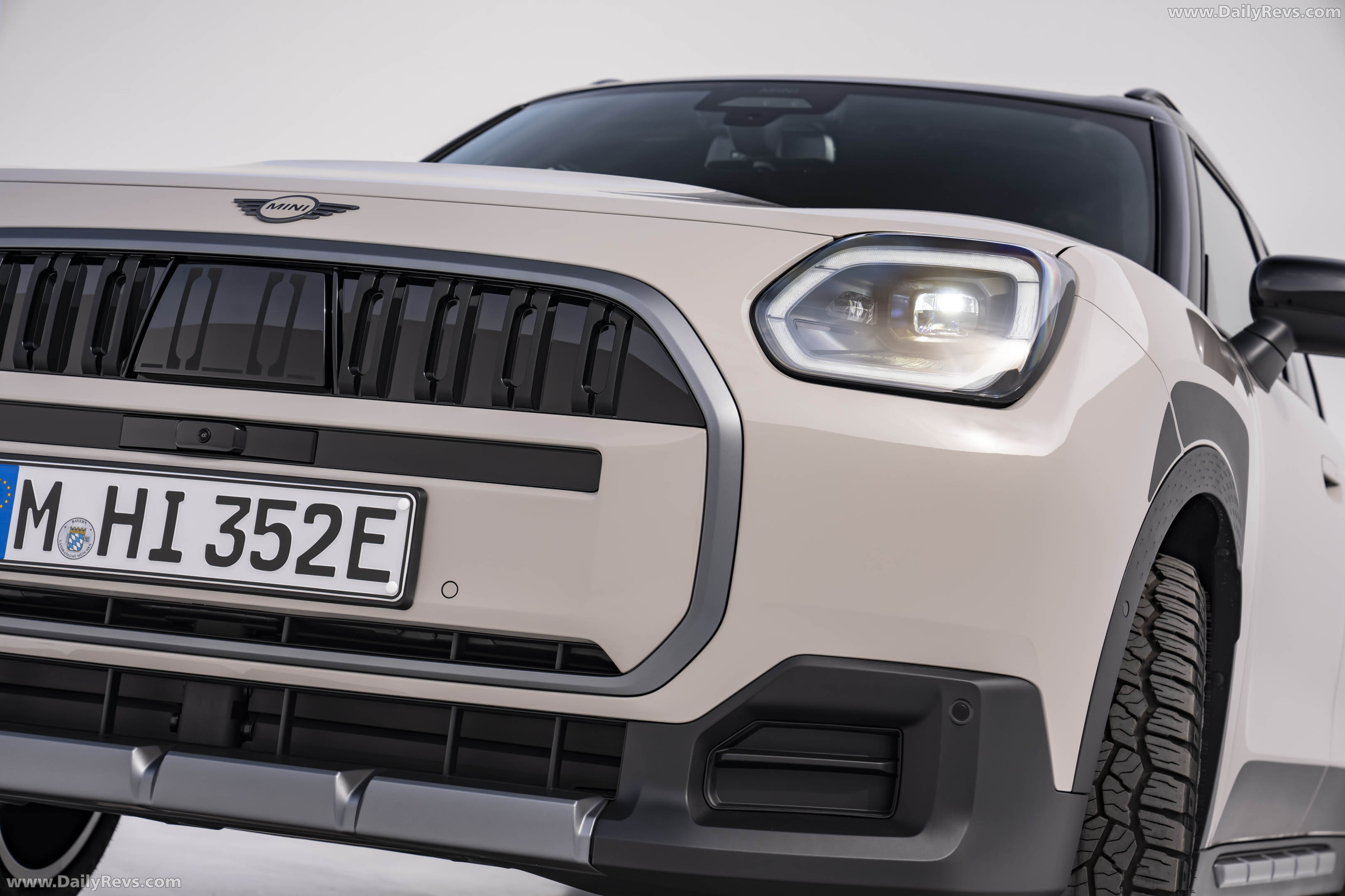 2026 MINI Countryman Untamed Edition Hideaway Grey Exterior