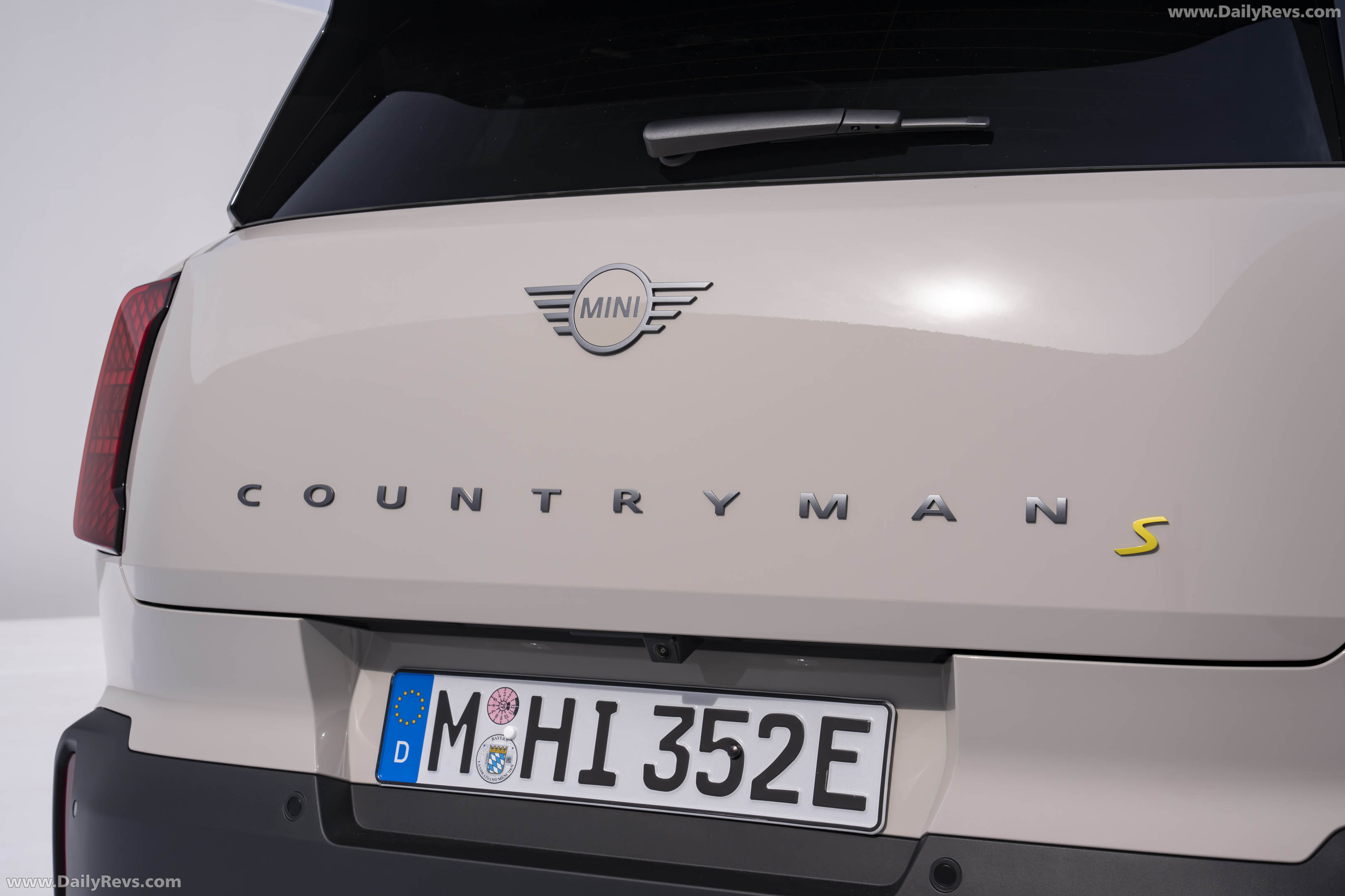 2026 MINI Countryman Untamed Edition Hideaway Grey Exterior