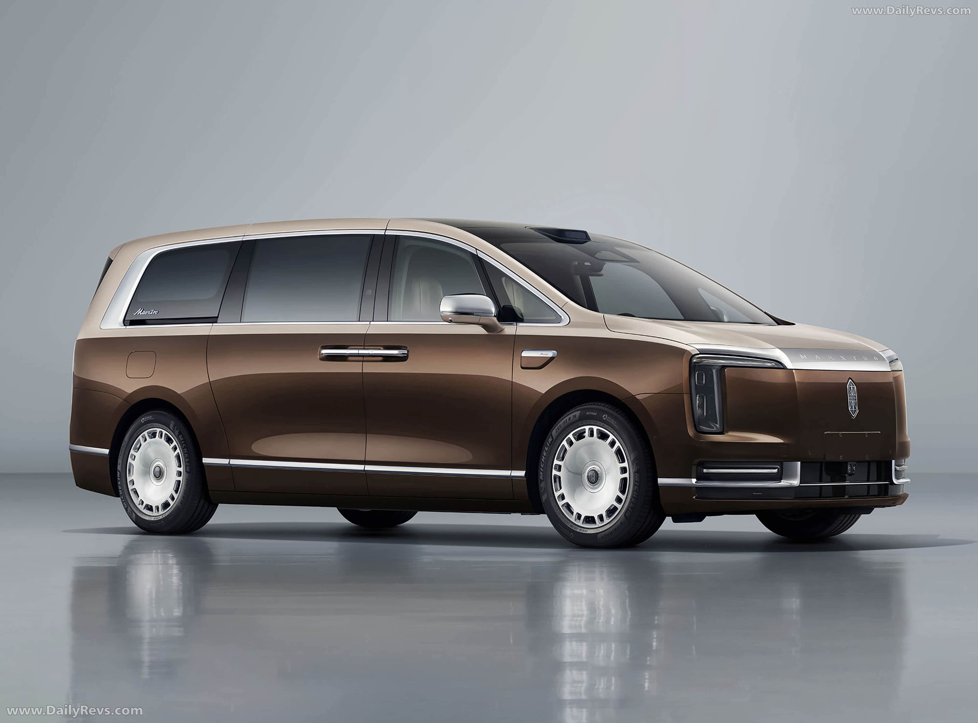 2026 Maextro V800 Front View