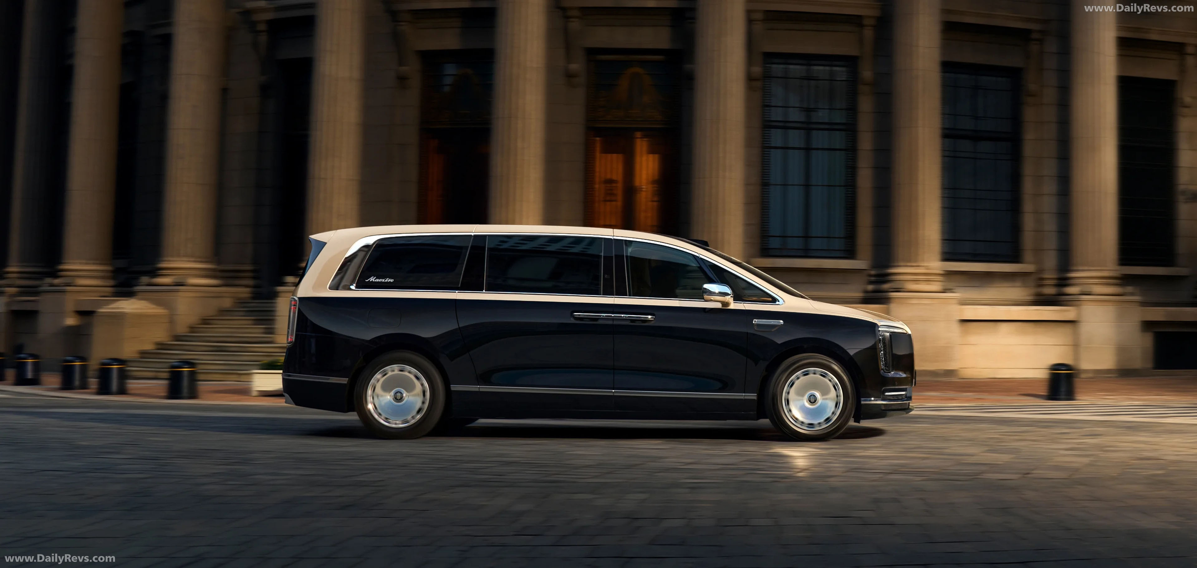 2026 Maextro V800 Side View