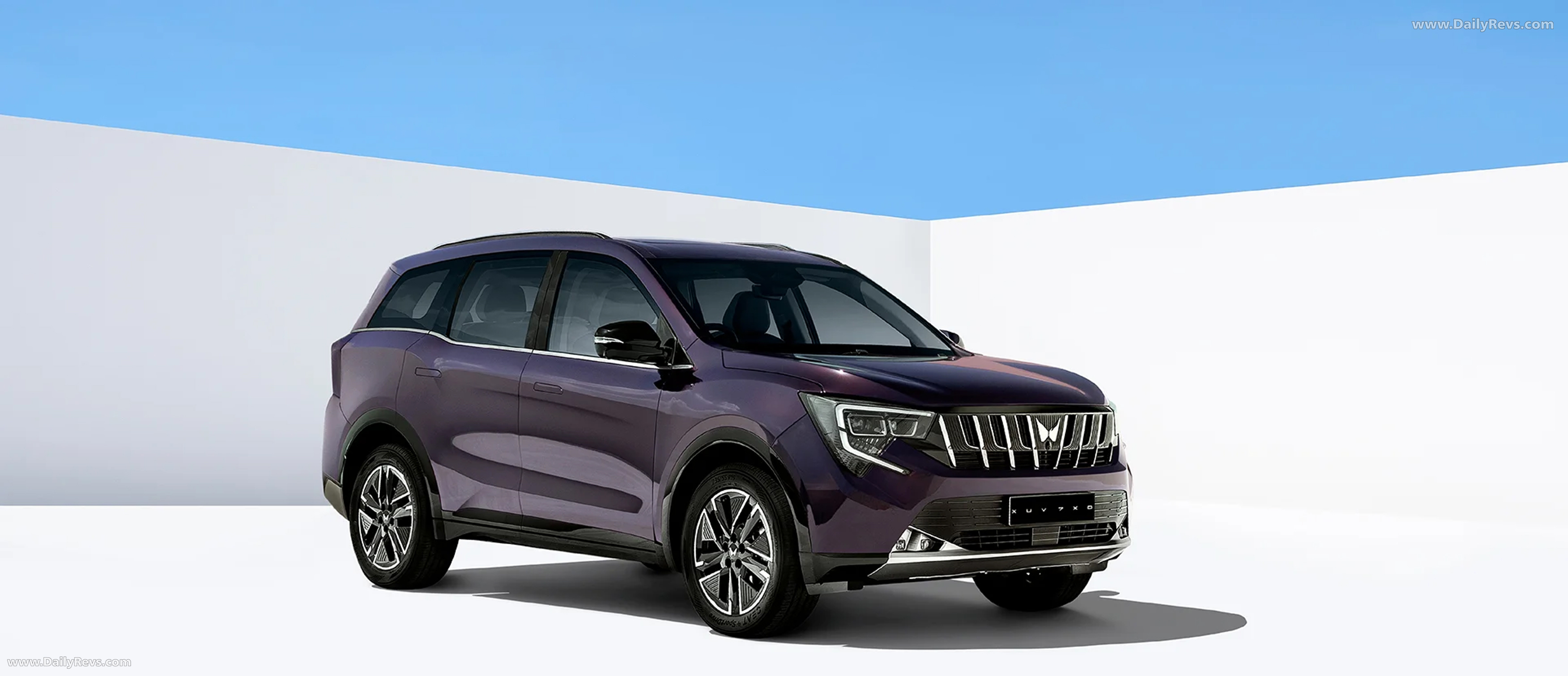 2026 Mahindra Motors XUV 7XO Front View