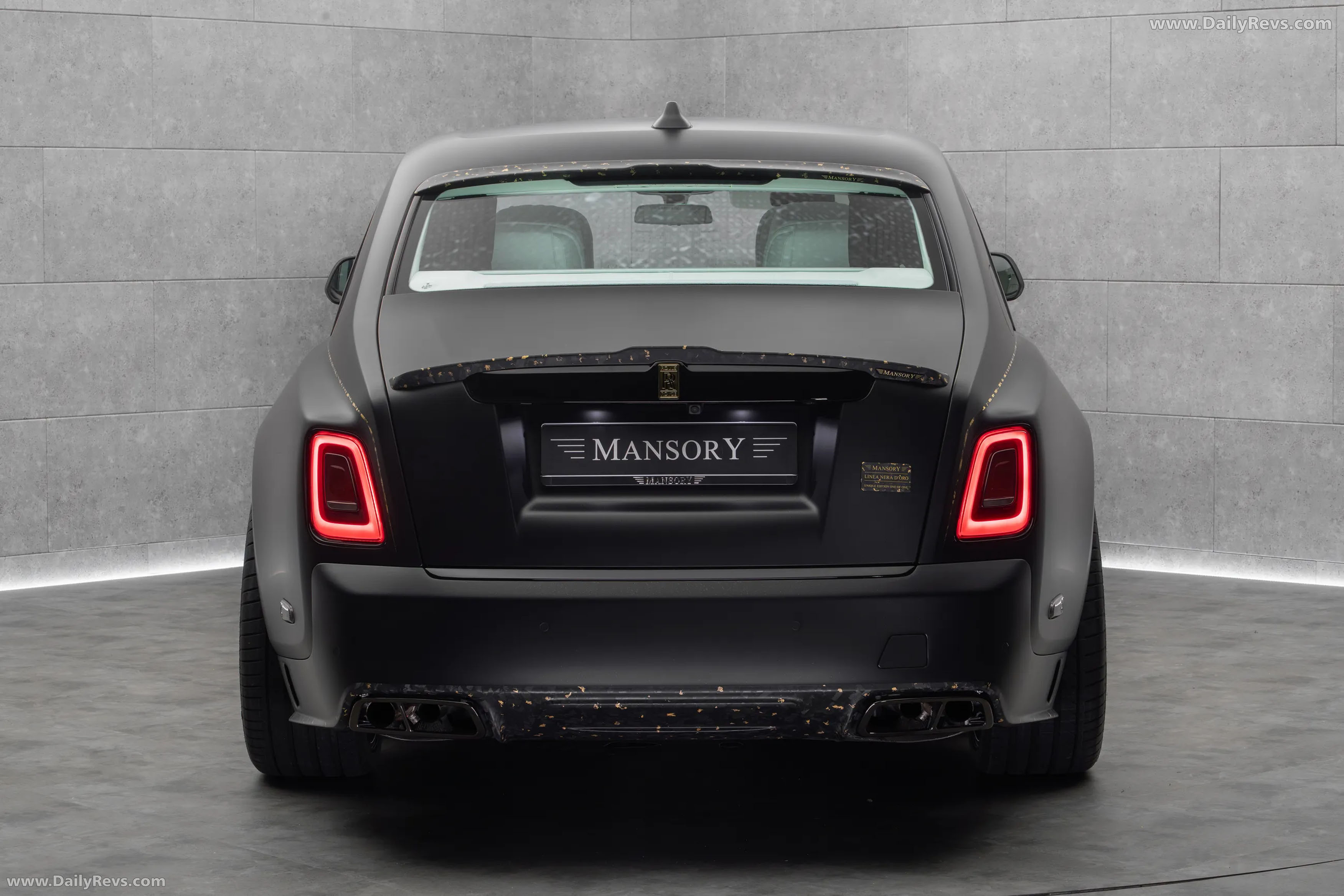 2026 Mansory Linea Nera D Oro Rear View