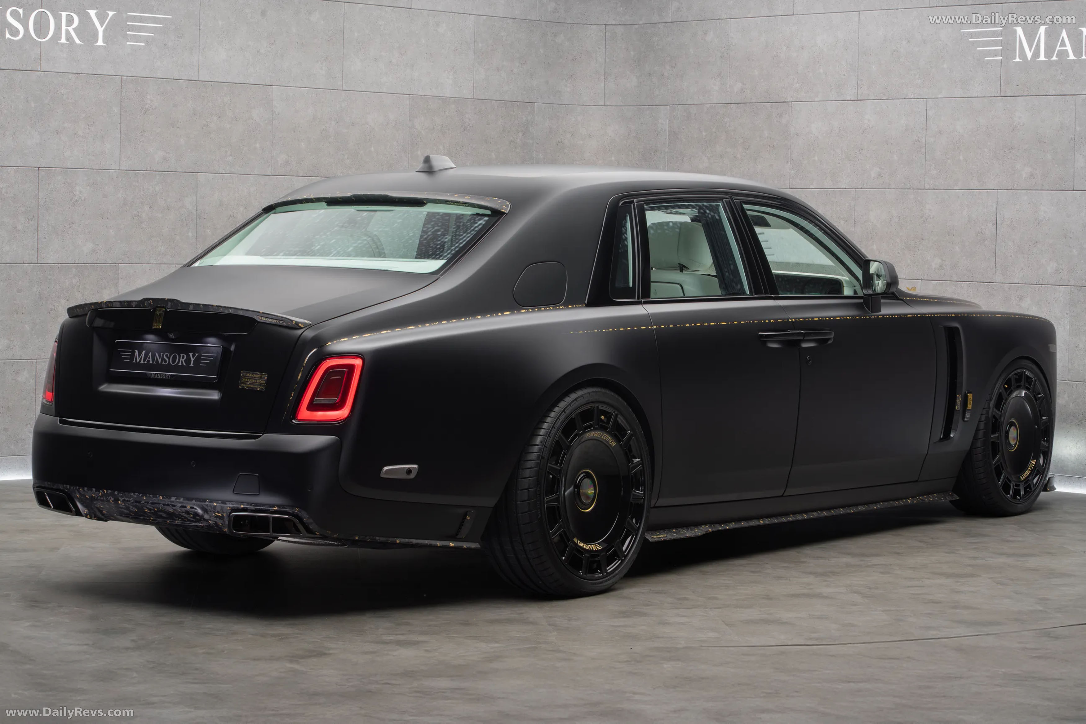 2026 Mansory Linea Nera D Oro Rear View