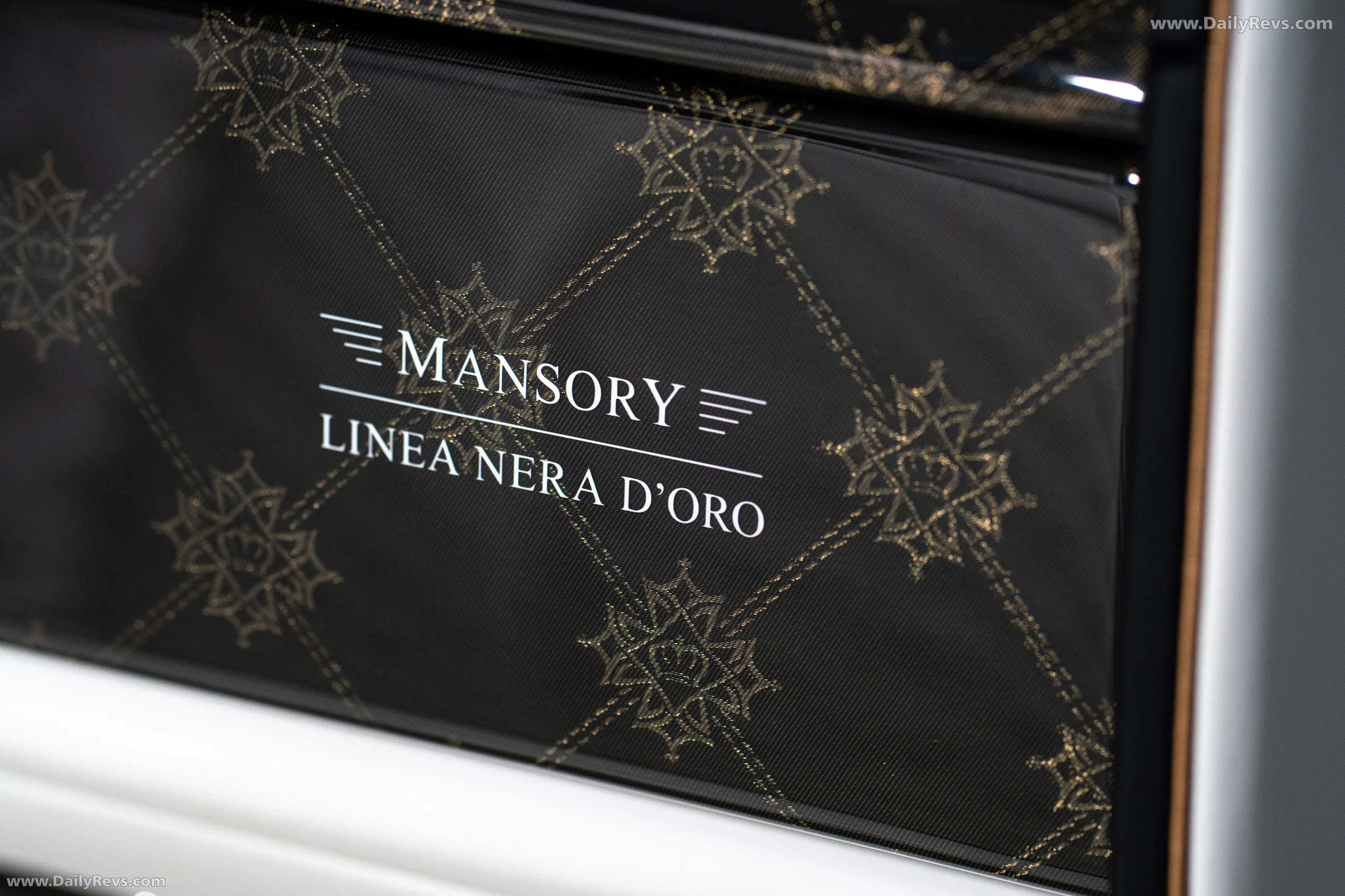 2026 Mansory Linea Nera D Oro Interior