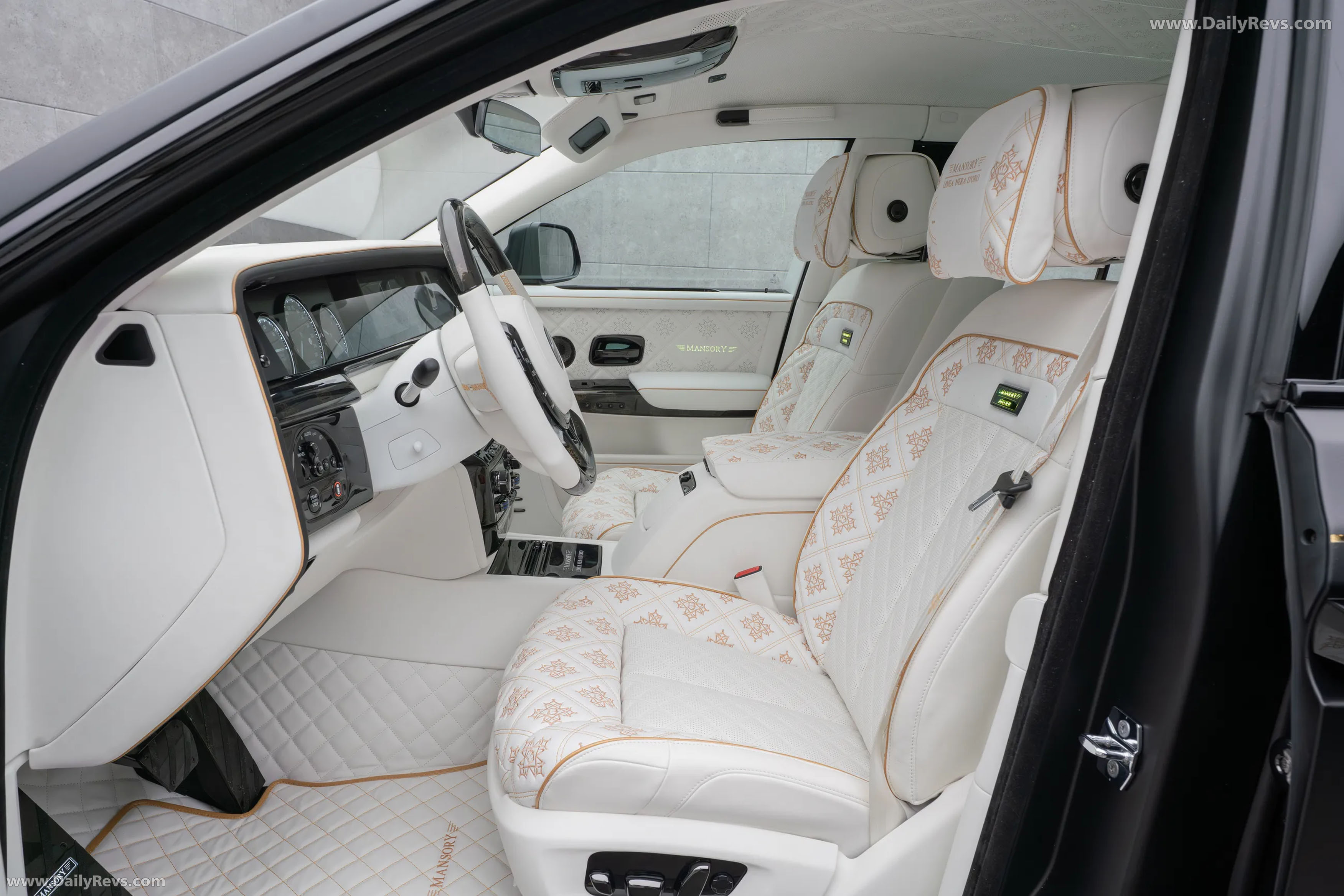 2026 Mansory Linea Nera D Oro Interior