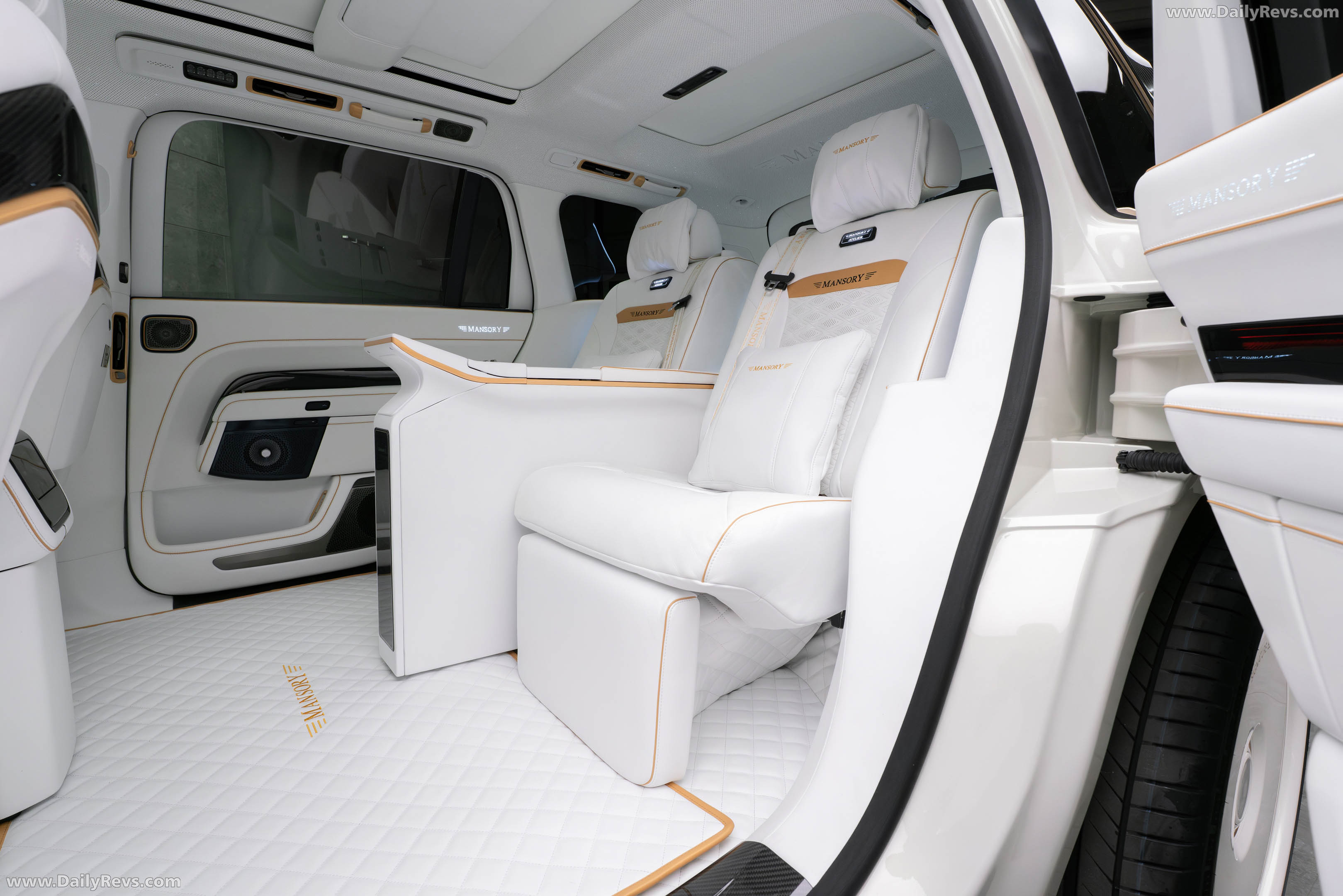 2026 Mansory Zeekr 9X Interior