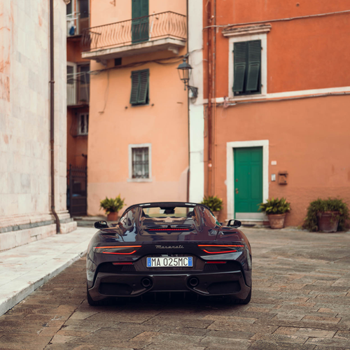 2026 Maserati MCPURA Cielo Night Interaction Rear View