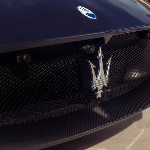 2026 Maserati MCPURA Cielo Night Interaction Exterior