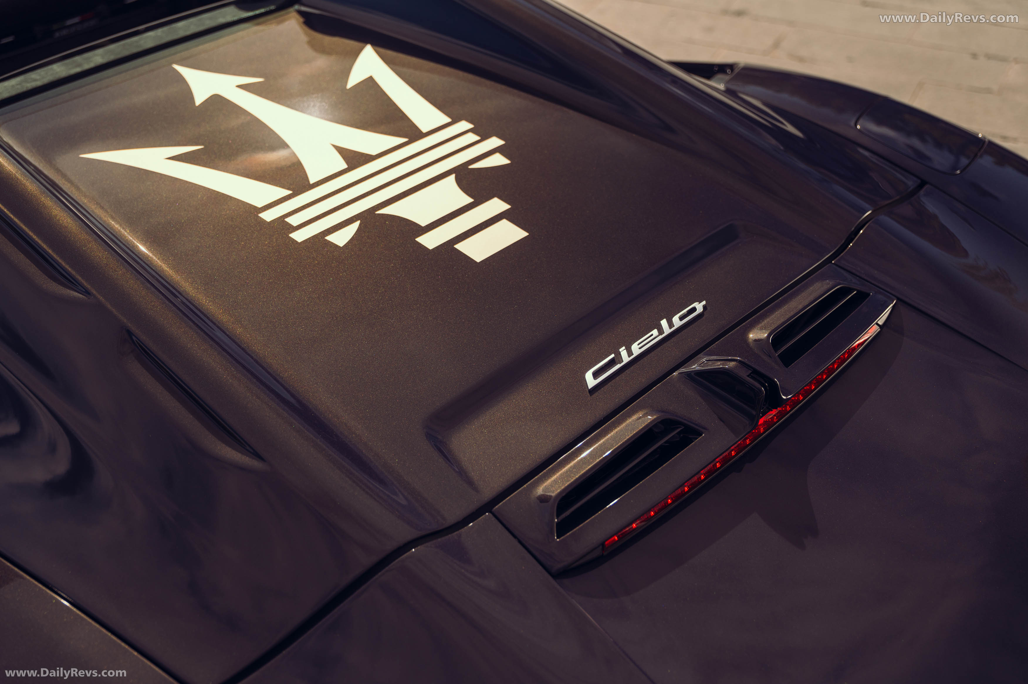 2026 Maserati MCPURA Cielo Night Interaction Exterior