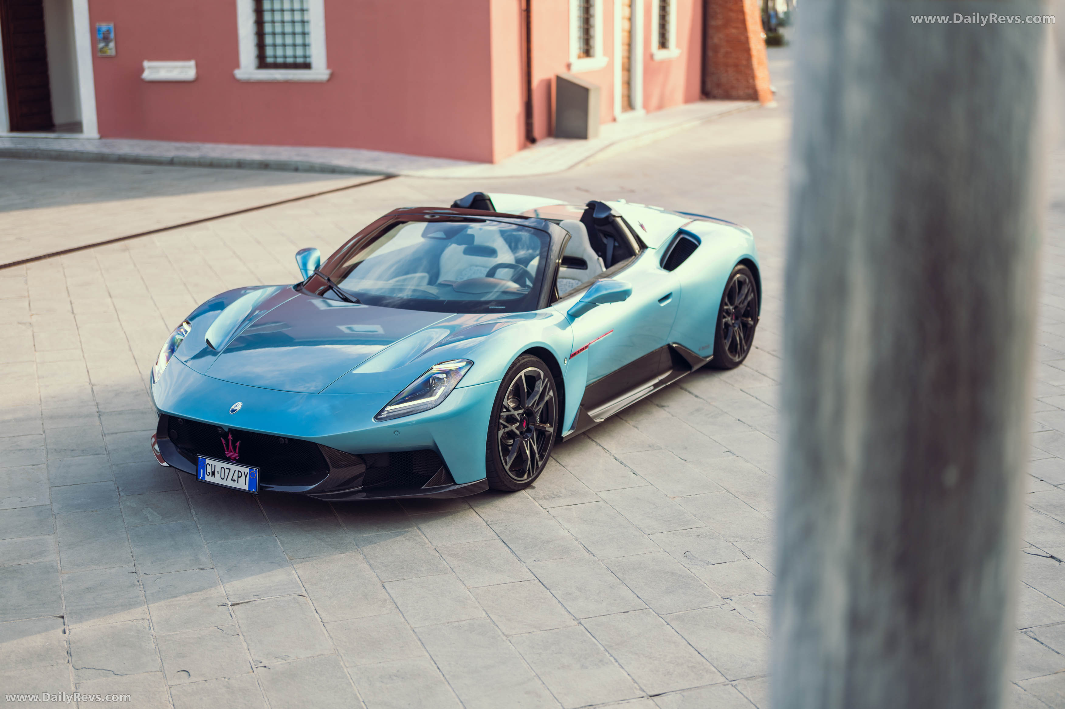 2026 Maserati MCPURA Cielo AI AQUA Rainbow Front View
