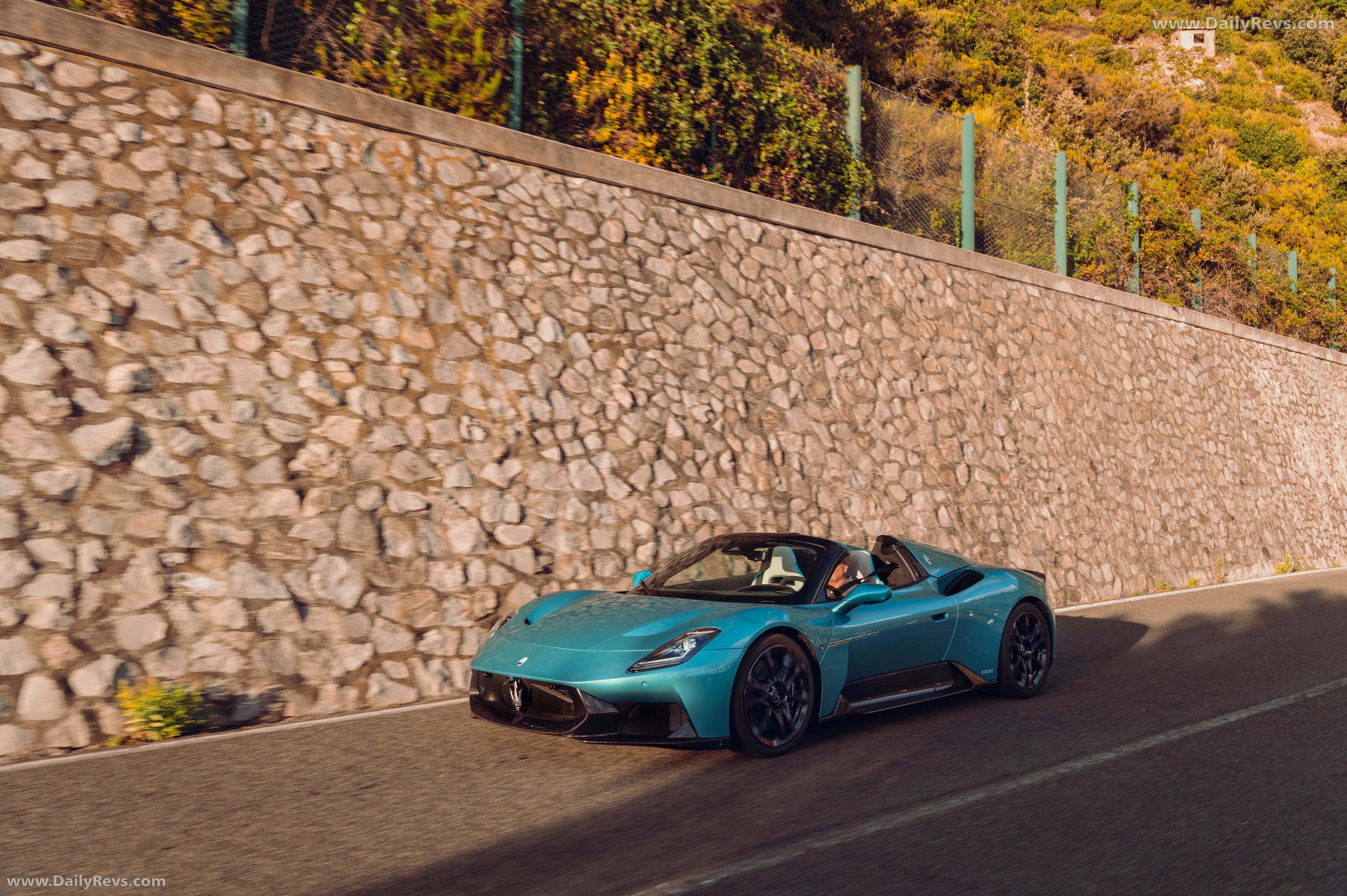 2026 Maserati MCPURA Cielo AI AQUA Rainbow Front View