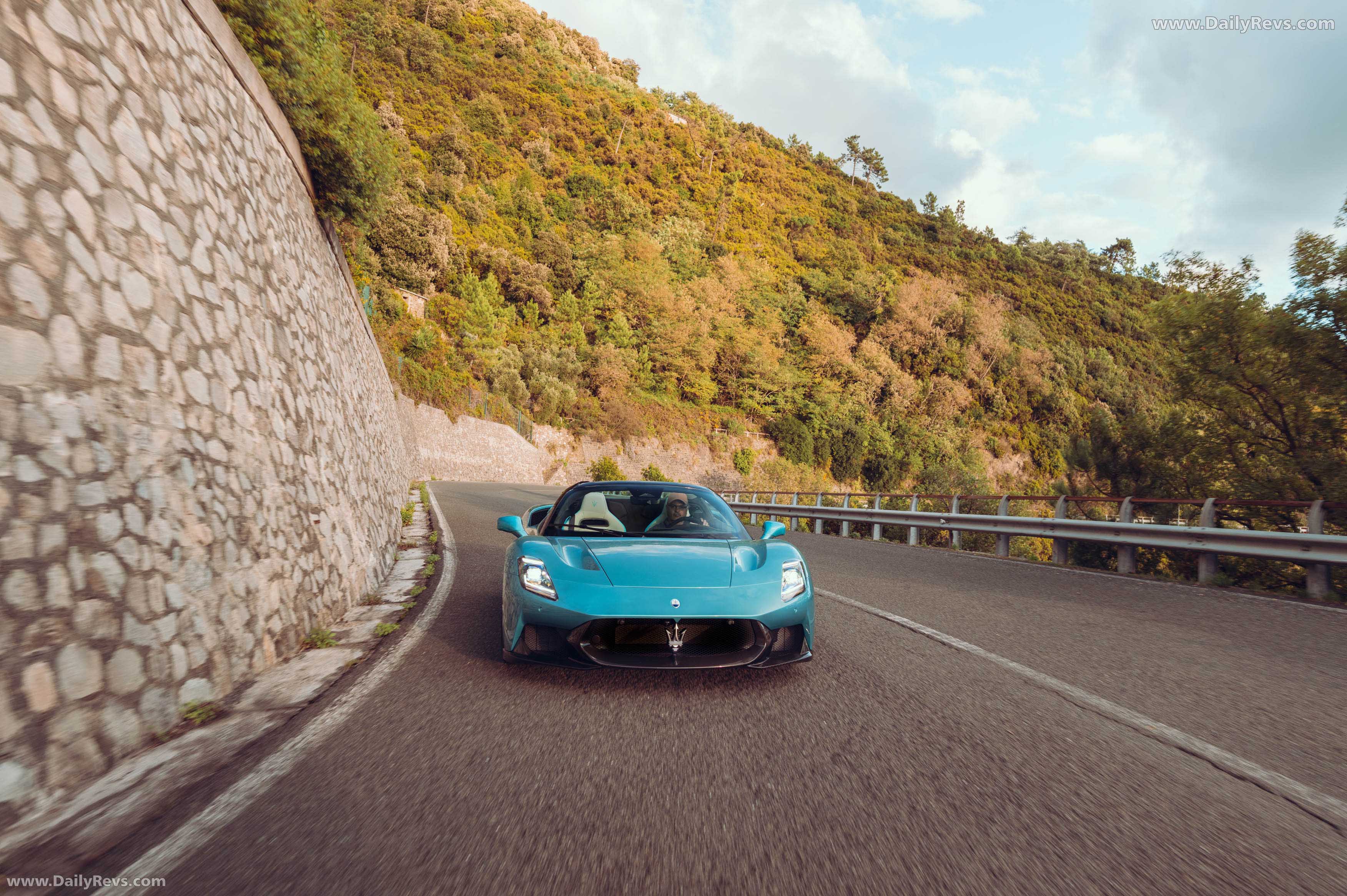 2026 Maserati MCPURA Cielo AI AQUA Rainbow Front View