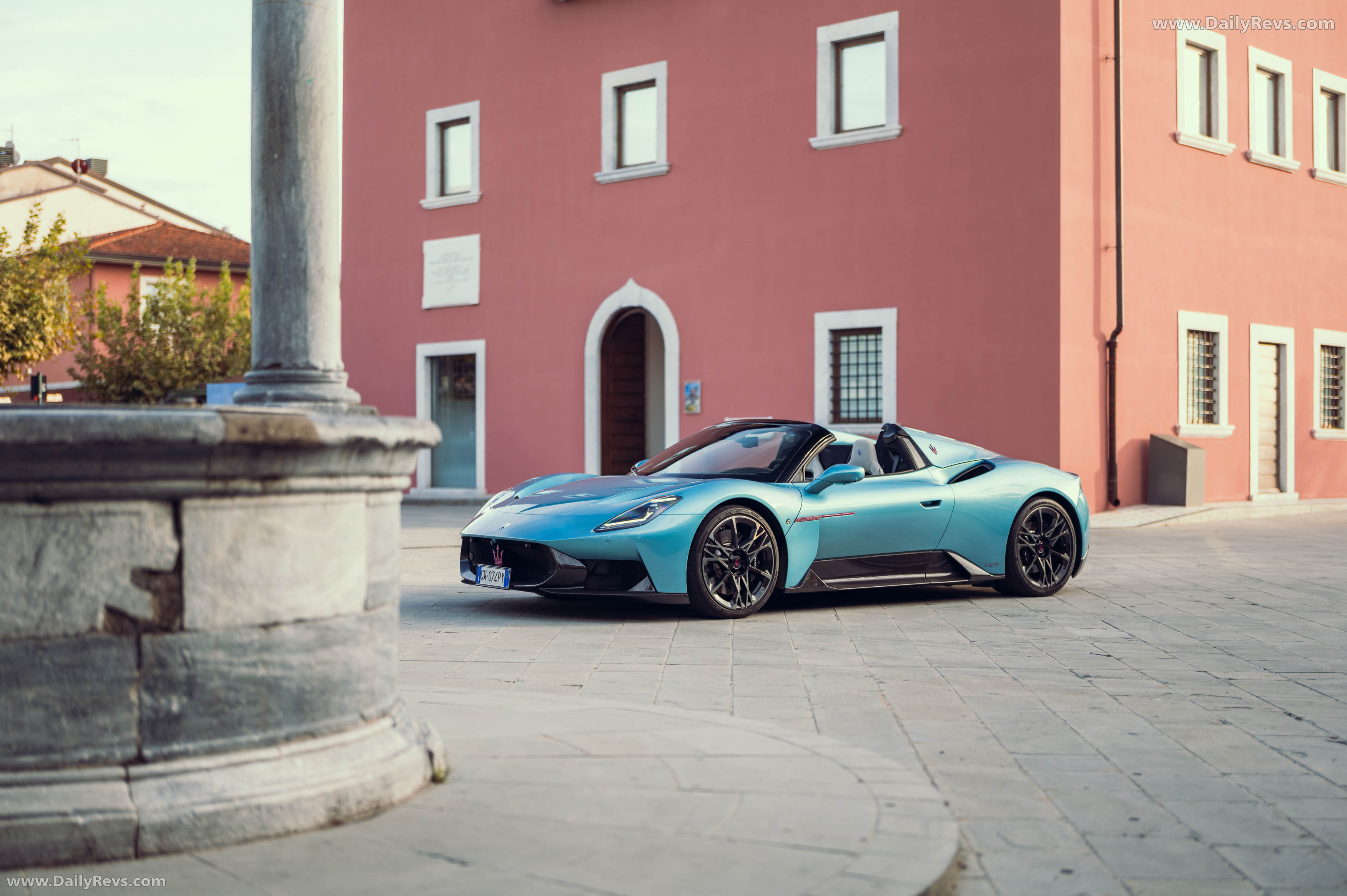 2026 Maserati MCPURA Cielo AI AQUA Rainbow Side View