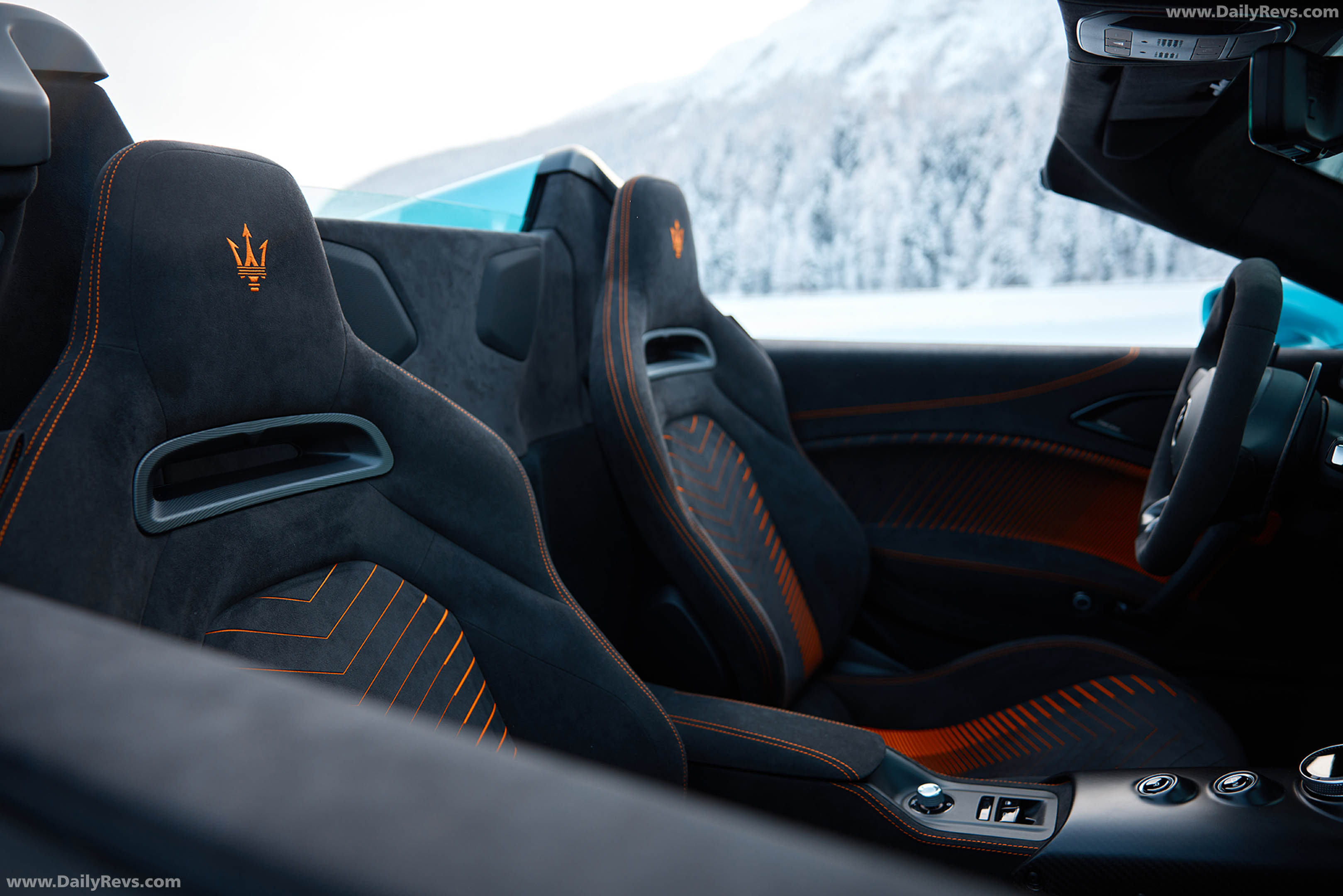 2026 Maserati MCPURA Cielo Frozen Magma Interior