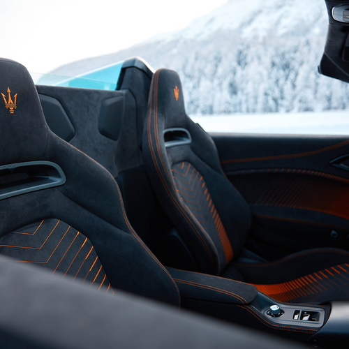 2026 Maserati MCPURA Cielo Frozen Magma Interior