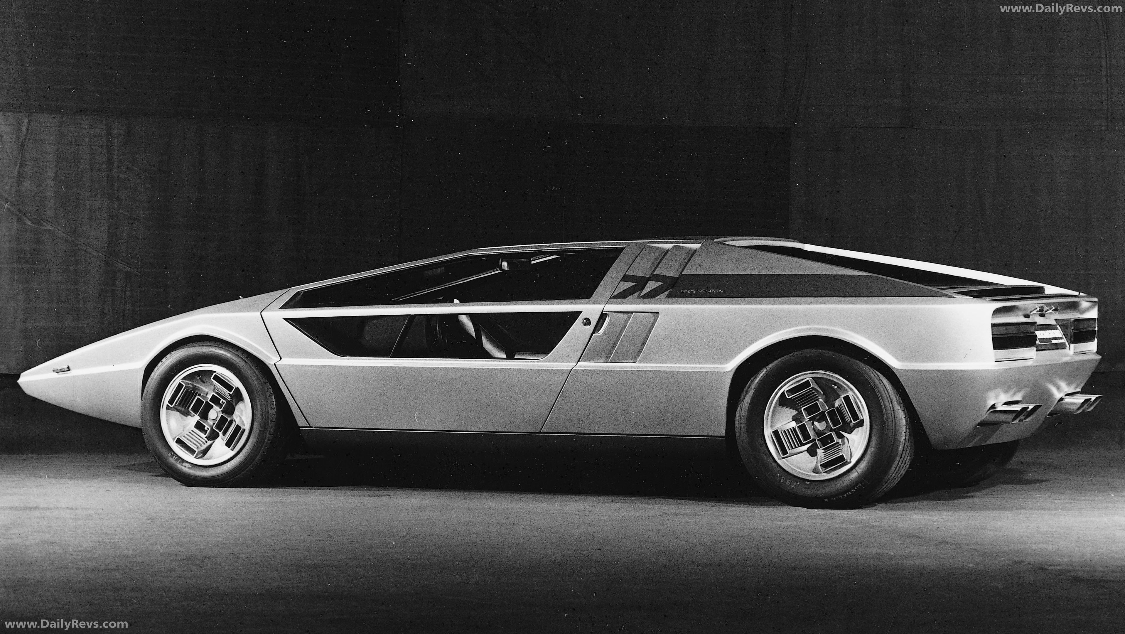 1972 Maserati Boomerang Concept Rear View