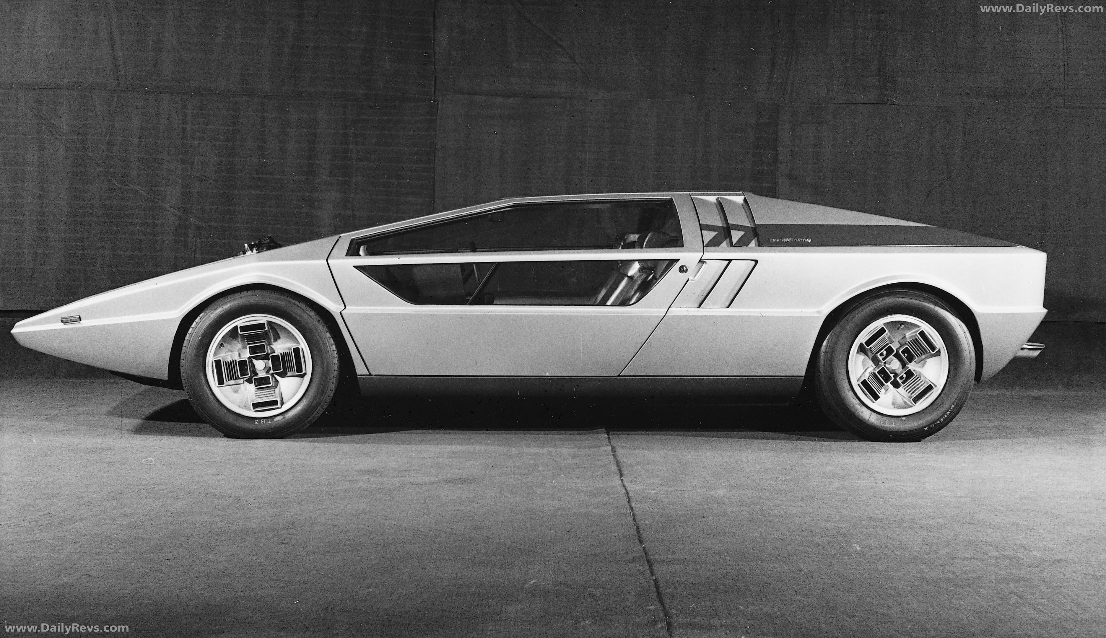1972 Maserati Boomerang Concept Side View