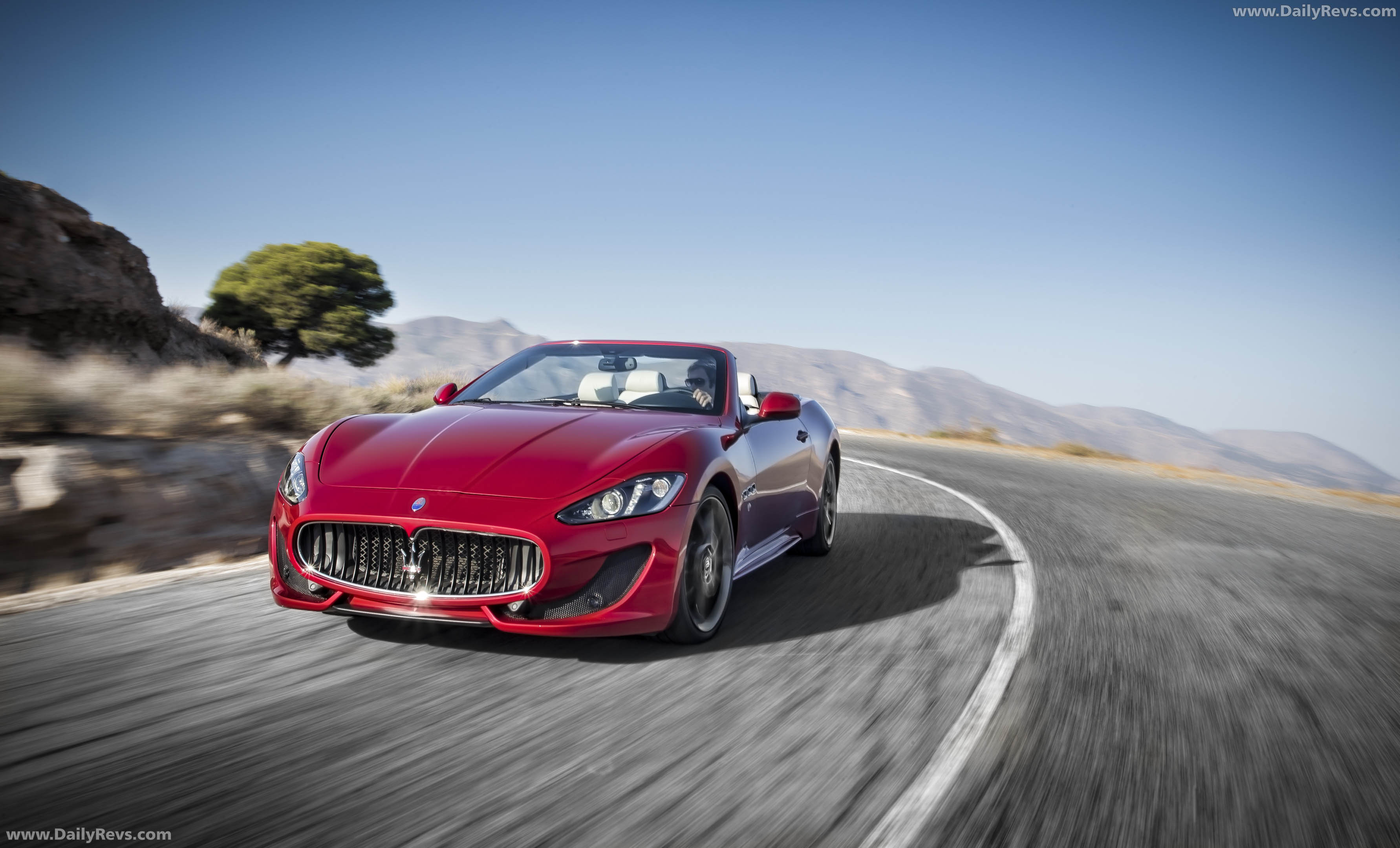 2013 Maserati GranCabrio Sport Front View