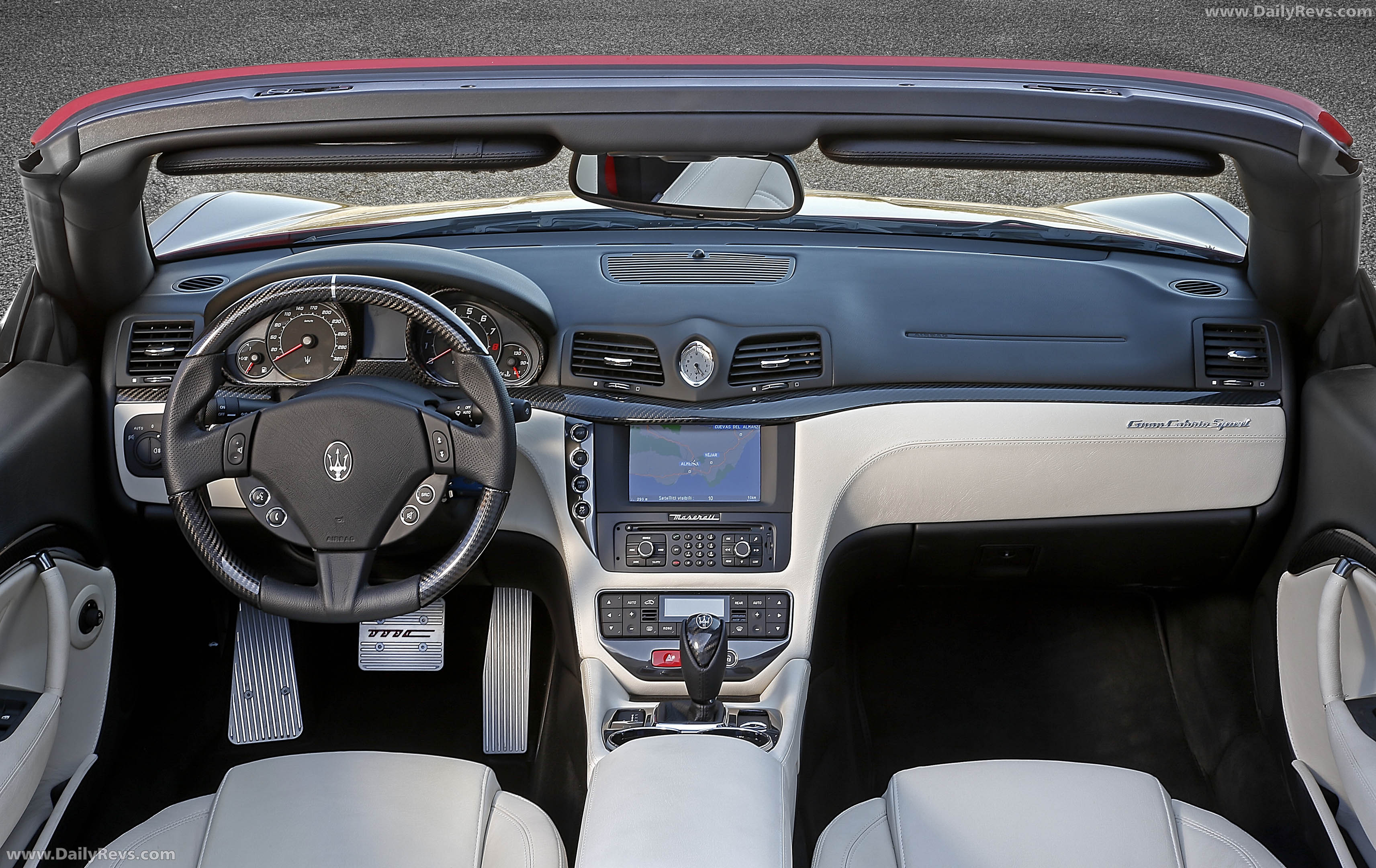2013 Maserati GranCabrio Sport Interior
