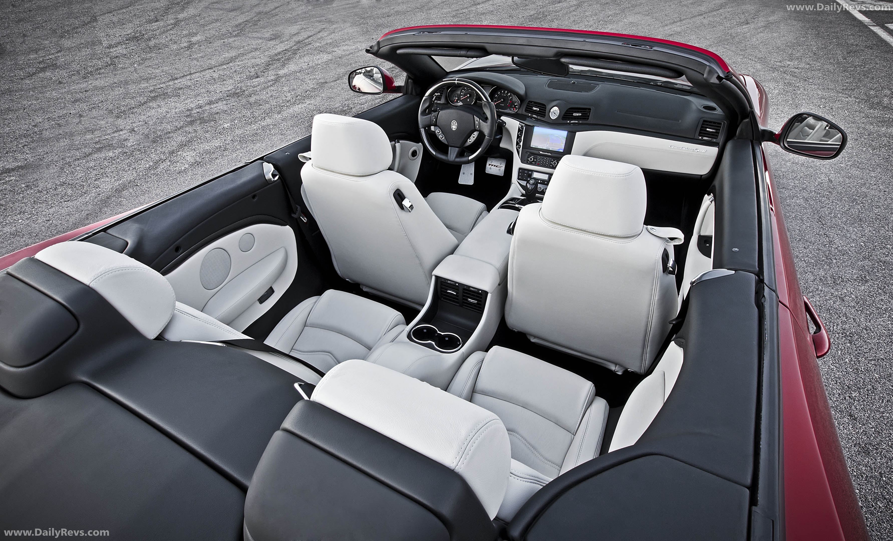 2013 Maserati GranCabrio Sport Interior