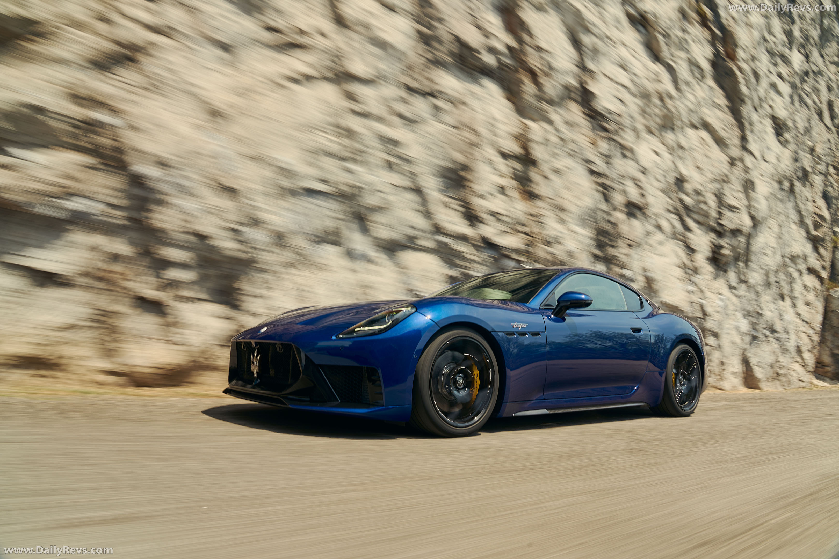 2027 Maserati GranTurismo Trofeo Side View