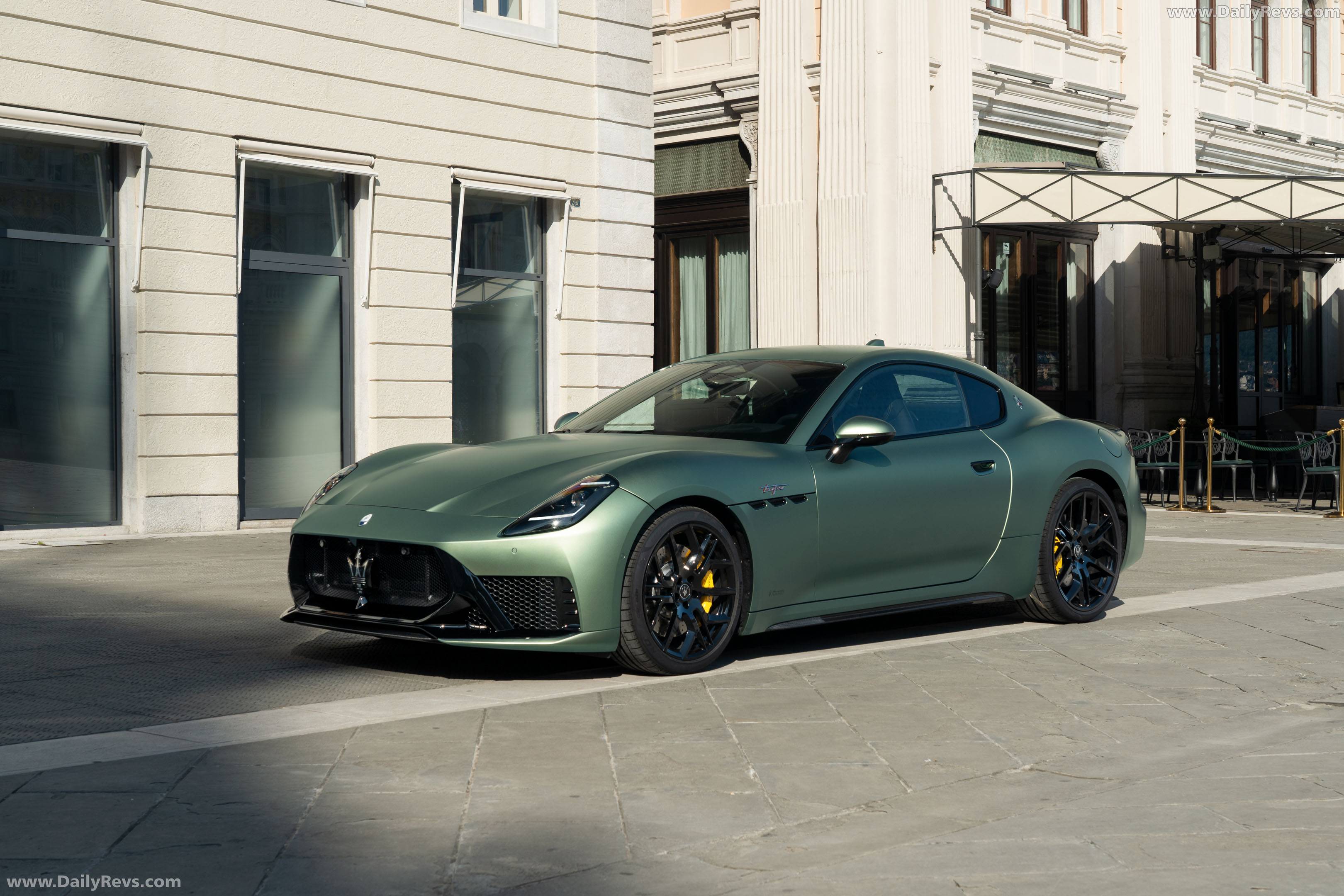 2027 Maserati GranTurismo Trofeo Green Jupiter Front View