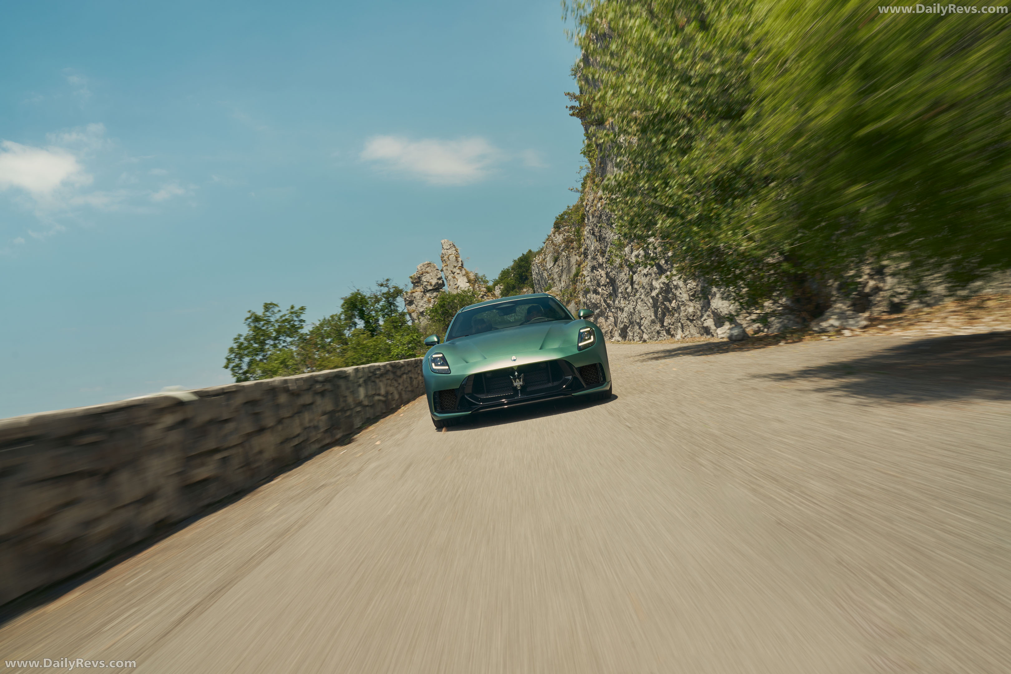 2027 Maserati GranTurismo Trofeo Green Jupiter Front View