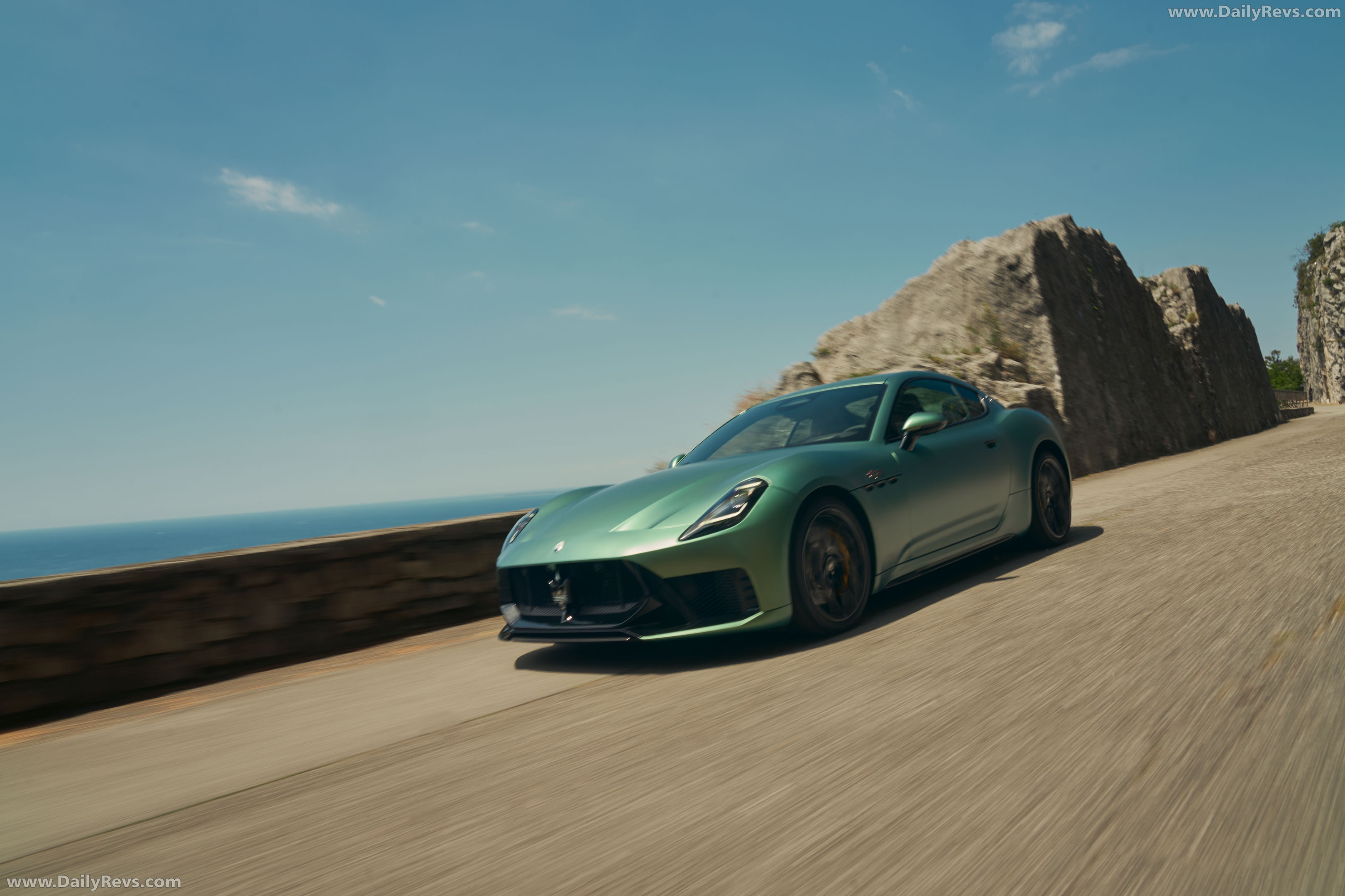 2027 Maserati GranTurismo Trofeo Green Jupiter Front View