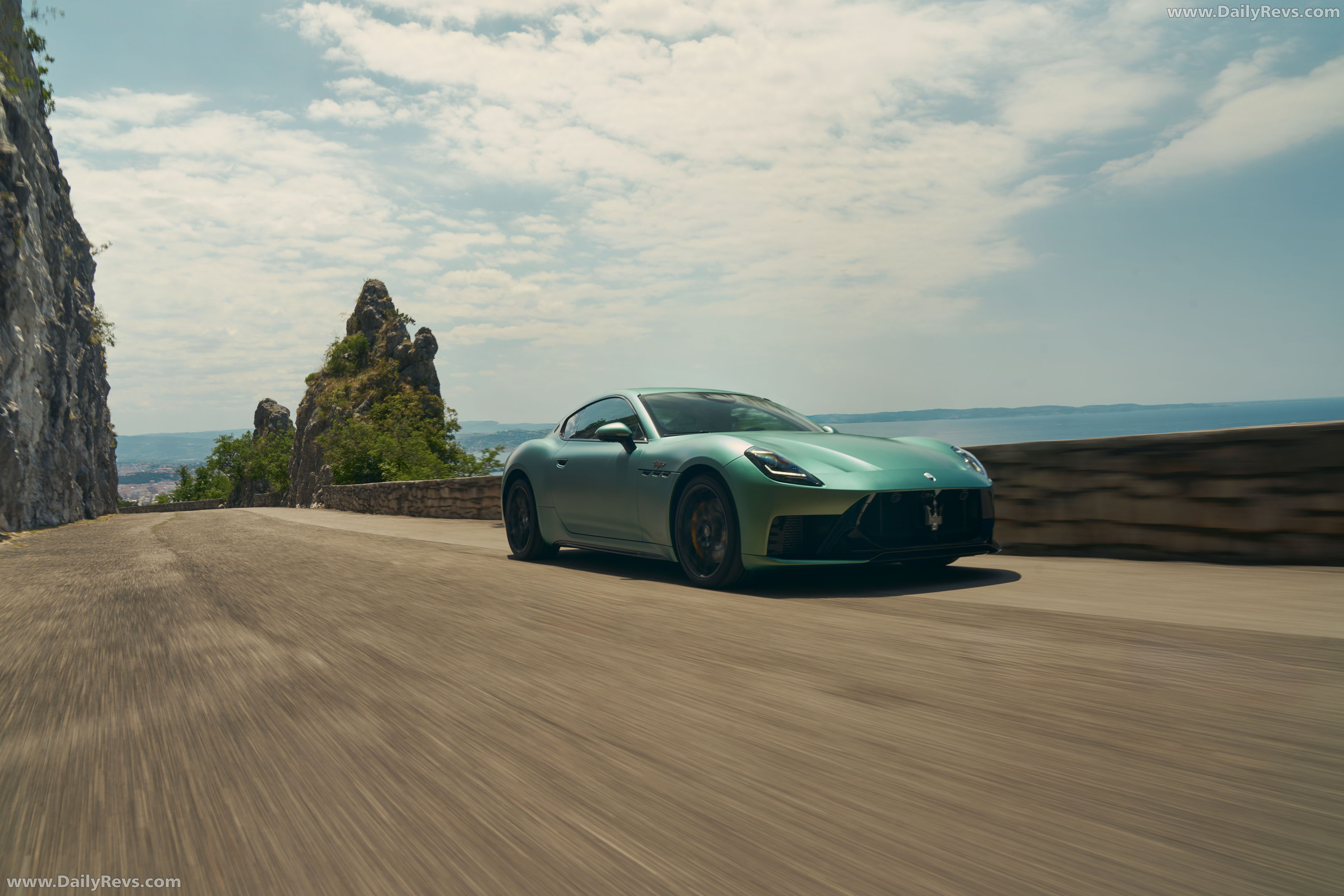 2027 Maserati GranTurismo Trofeo Green Jupiter Front View