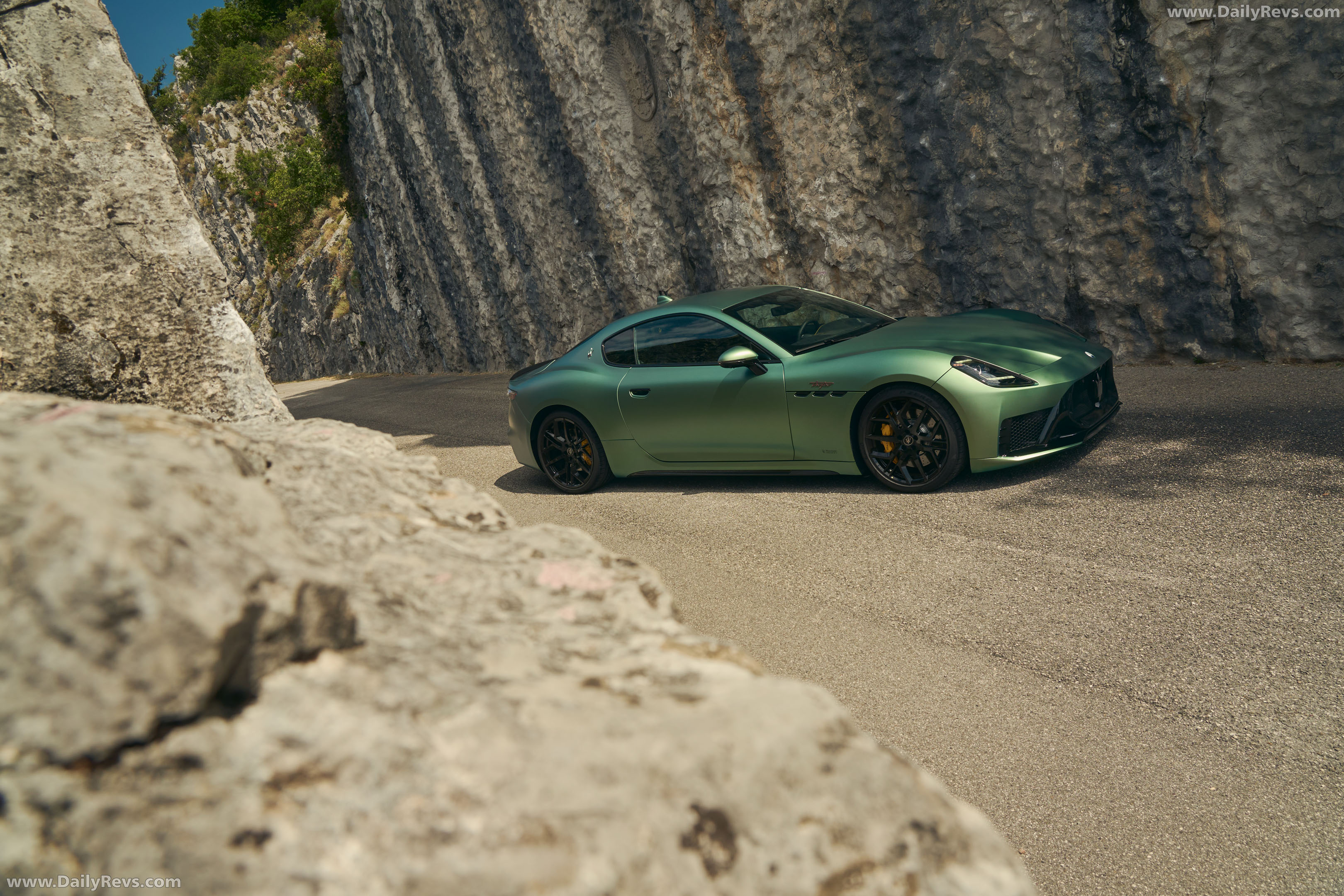 2027 Maserati GranTurismo Trofeo Green Jupiter Side View