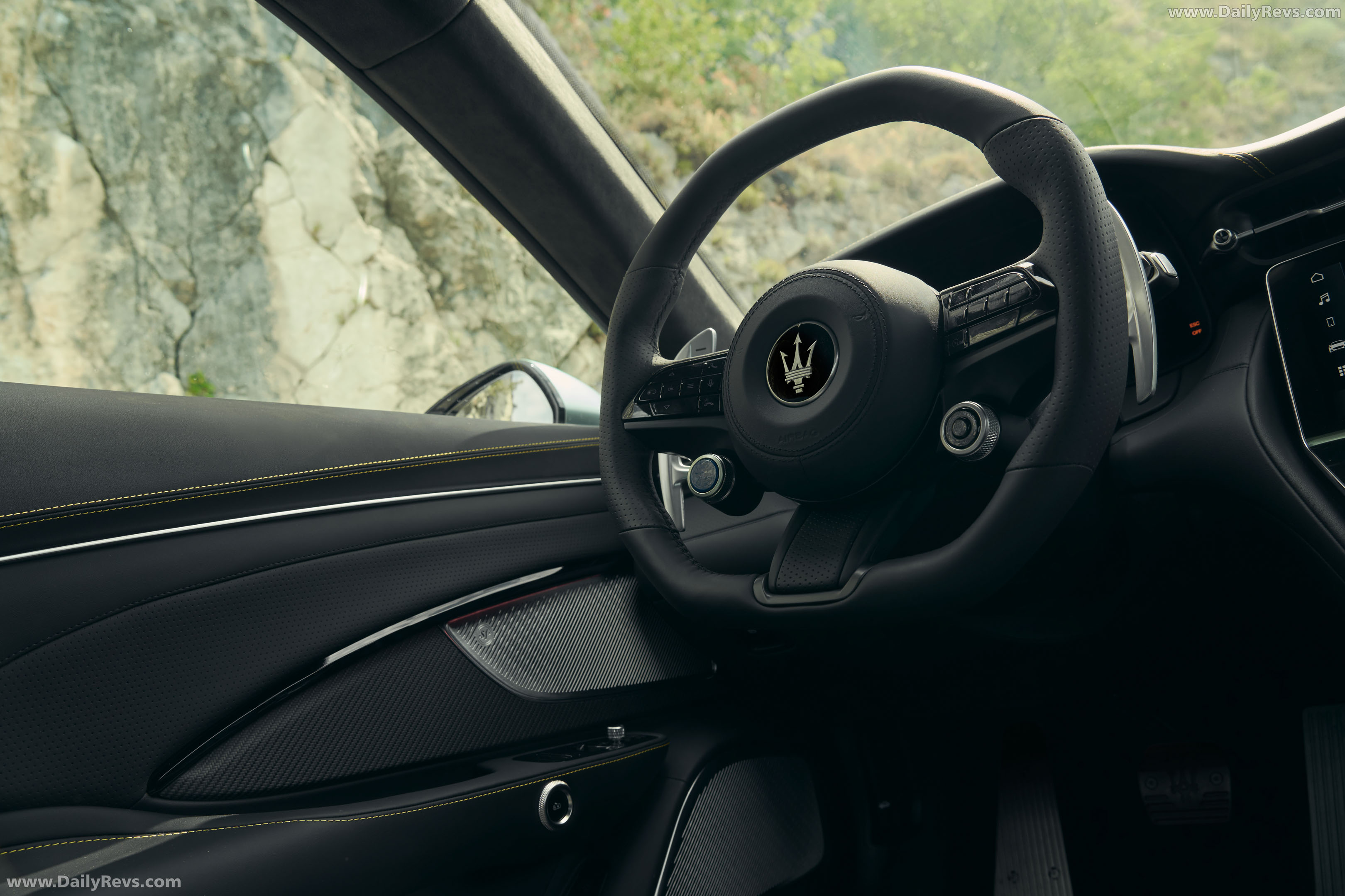 2027 Maserati GranTurismo Trofeo Green Jupiter Interior