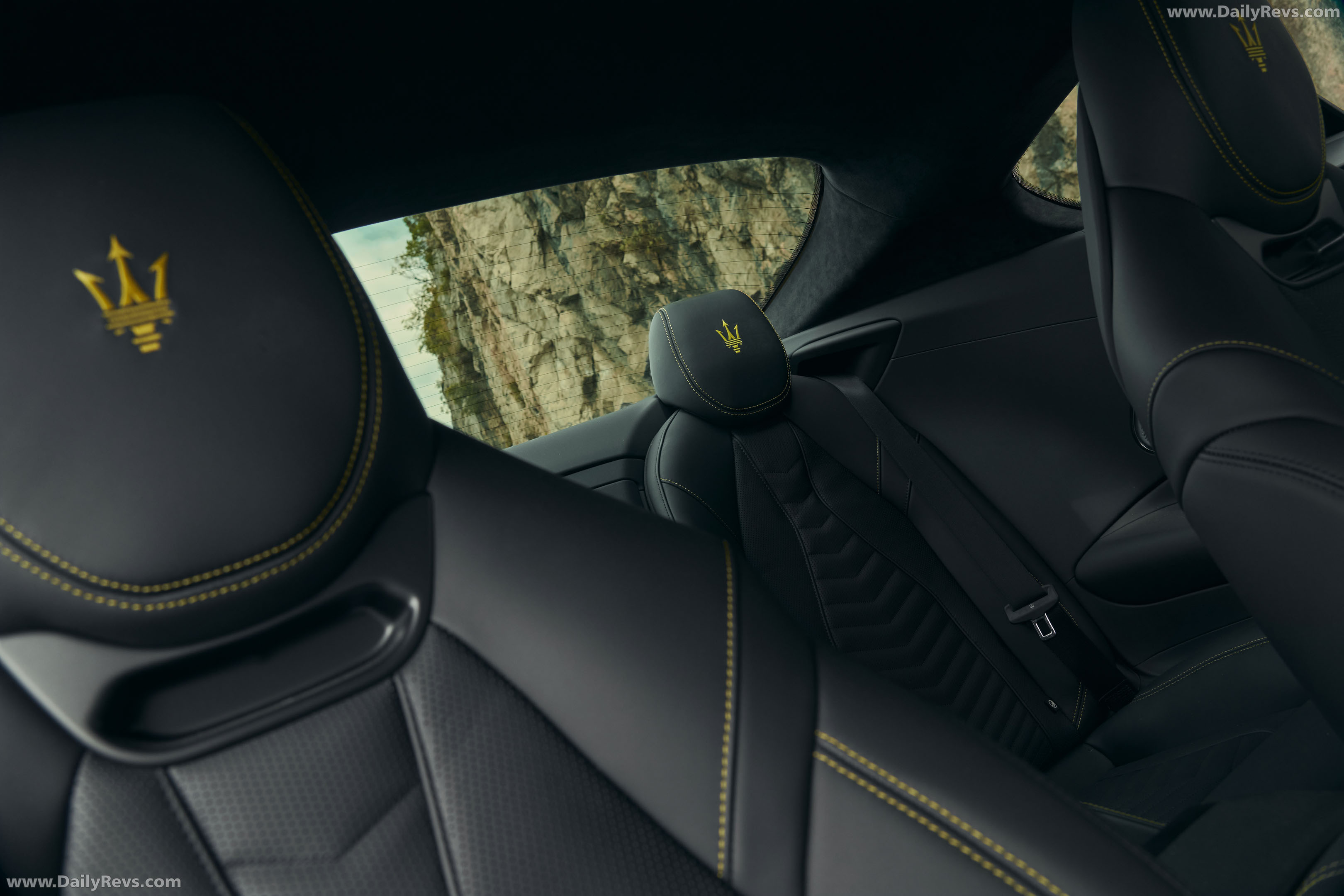 2027 Maserati GranTurismo Trofeo Green Jupiter Interior