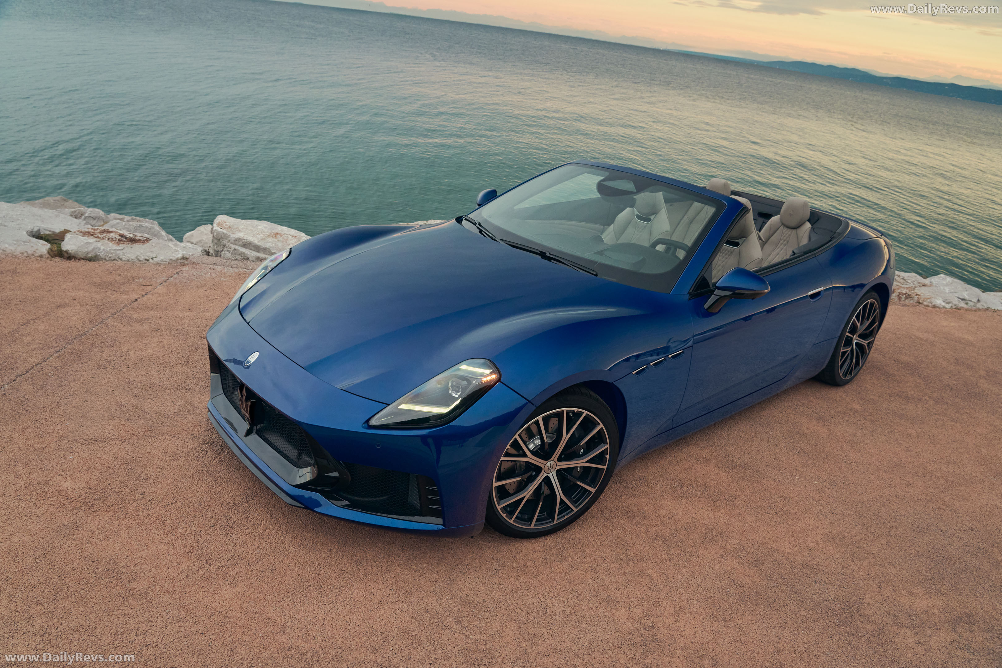 2027 Maserati GranCabrio 490 V Top View