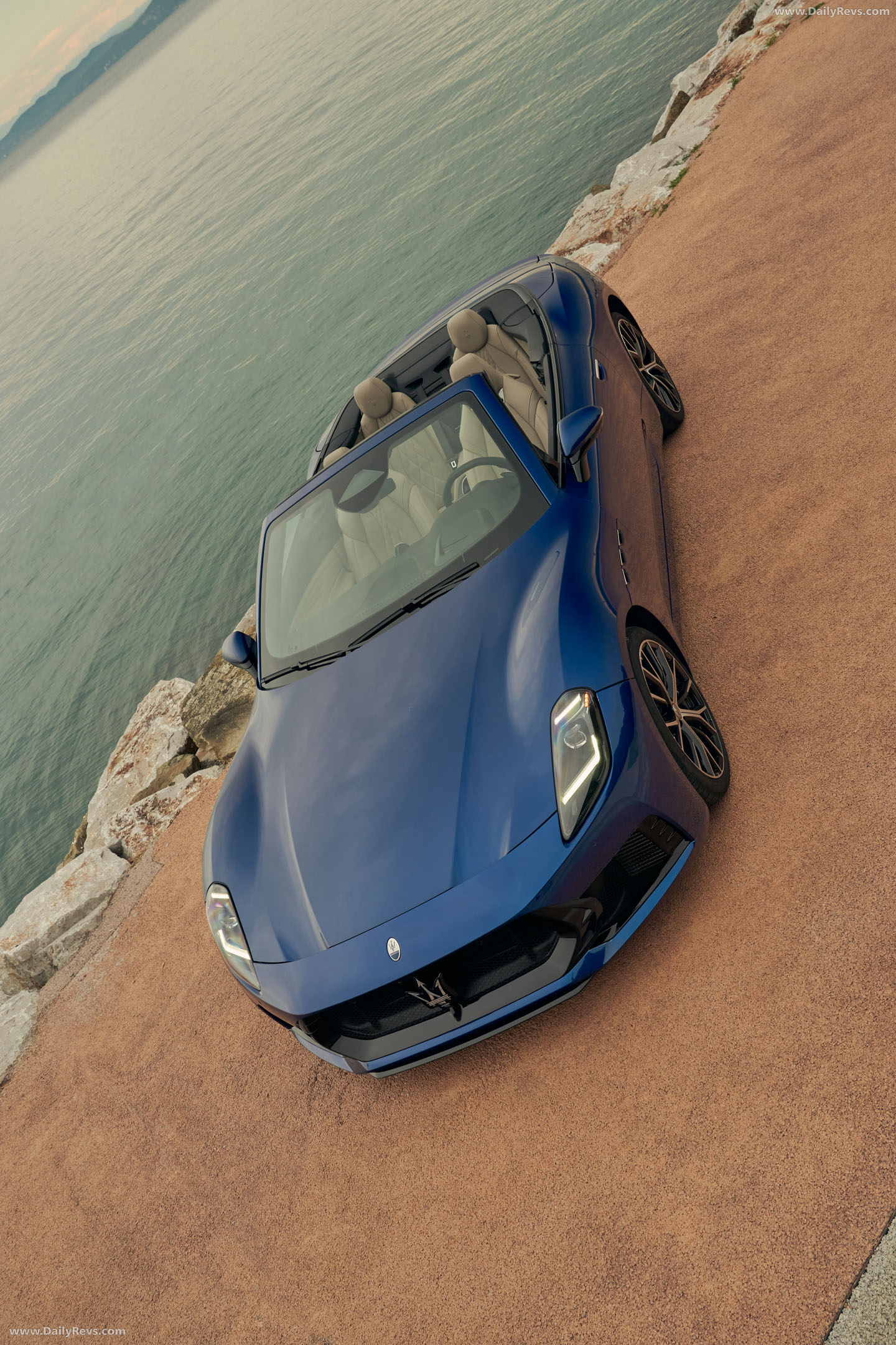 2027 Maserati GranCabrio 490 V Top View
