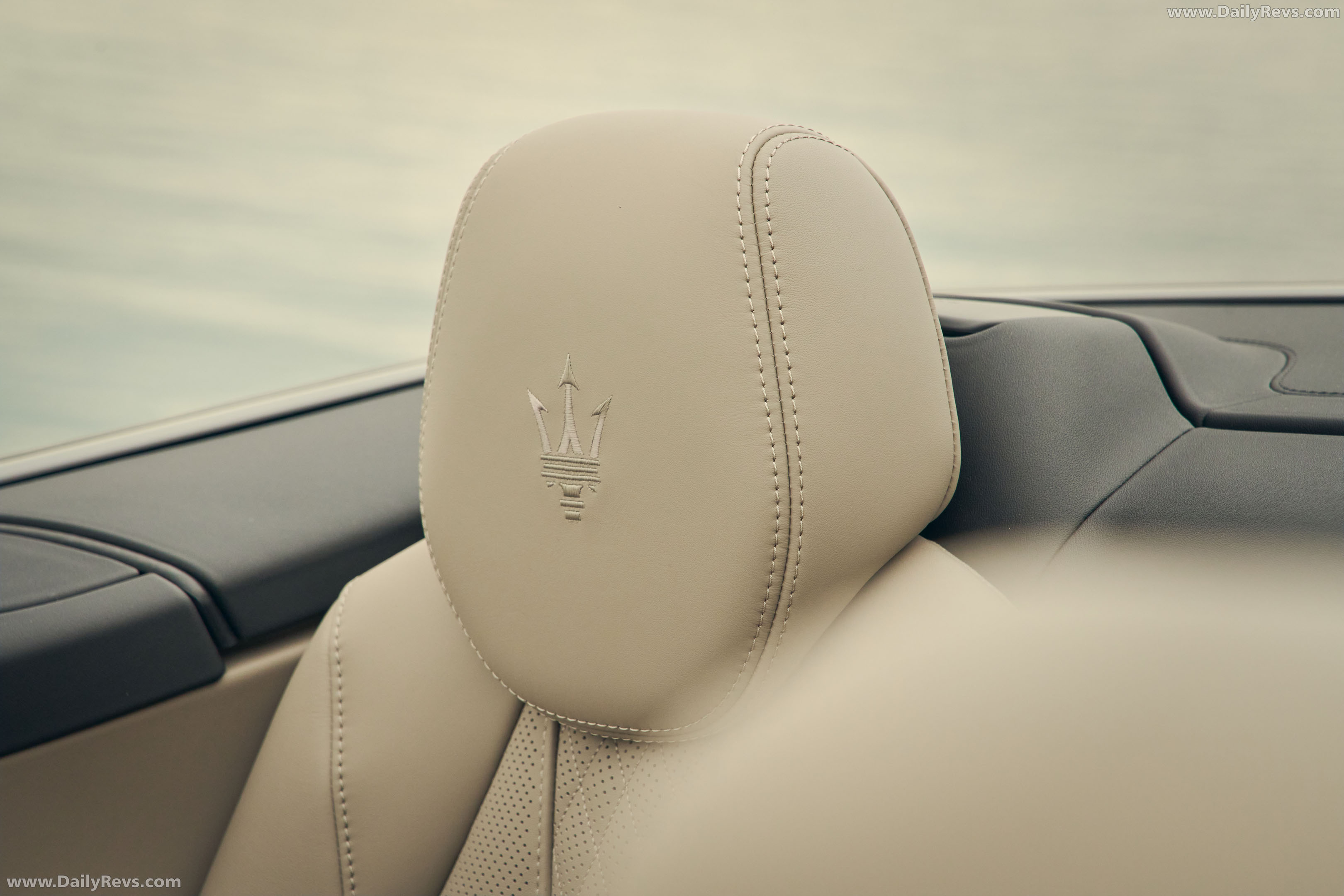 2027 Maserati GranCabrio 490 V Interior