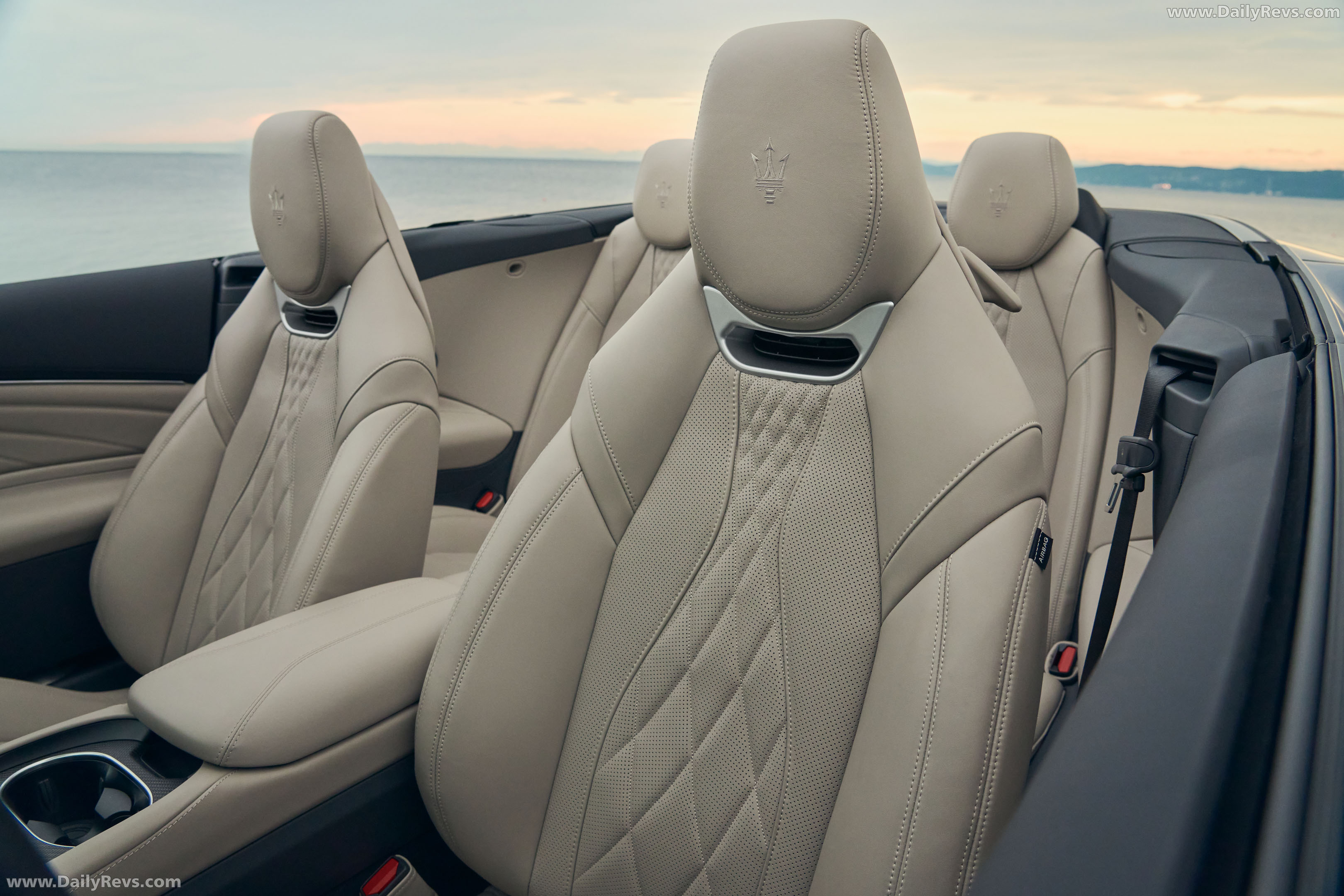2027 Maserati GranCabrio 490 V Interior