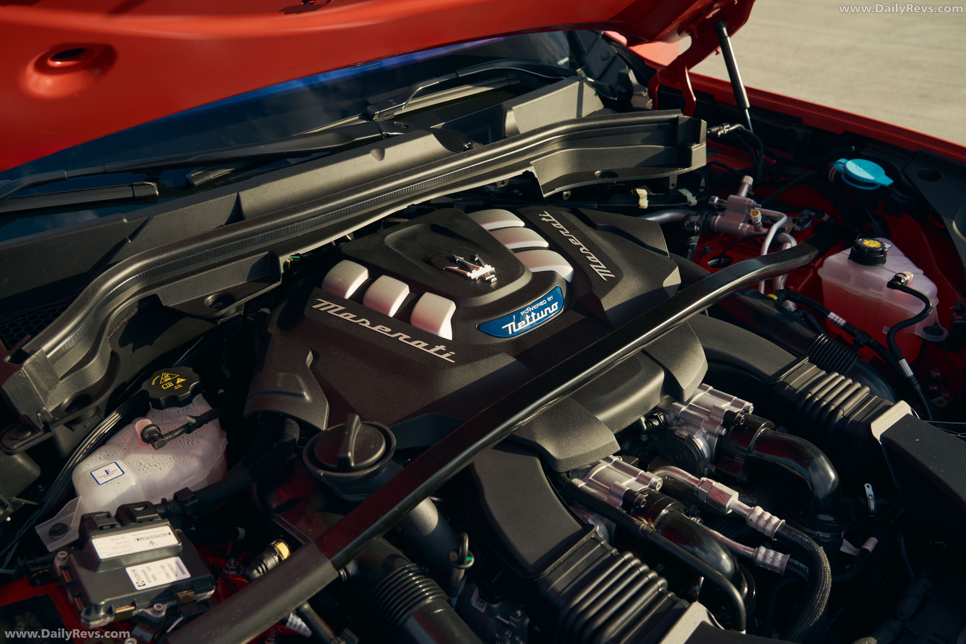 2027 Maserati Grecale Trofeo V6 Engine
