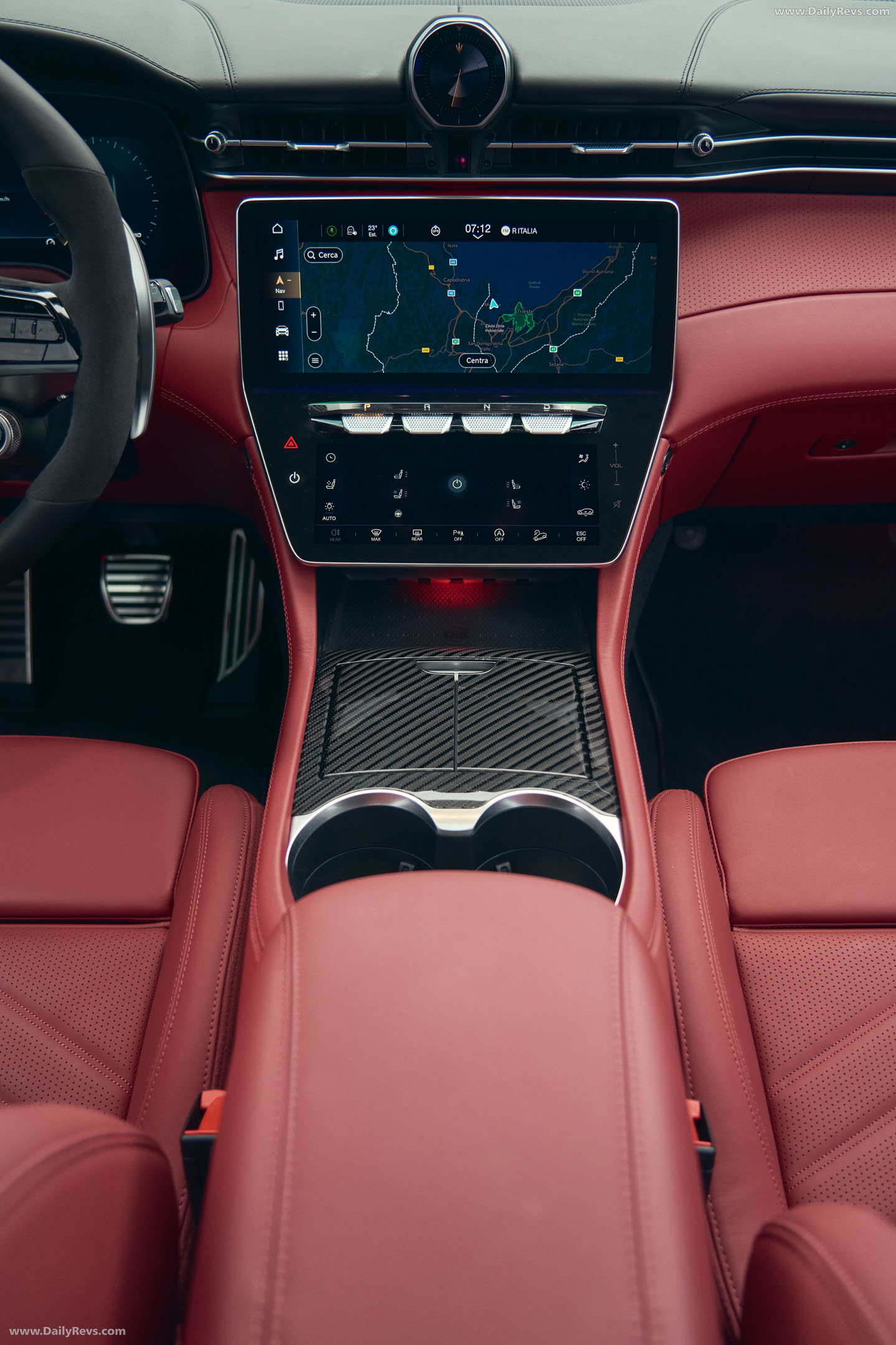 2027 Maserati Grecale Trofeo V6 Grigio Lamiera Interior
